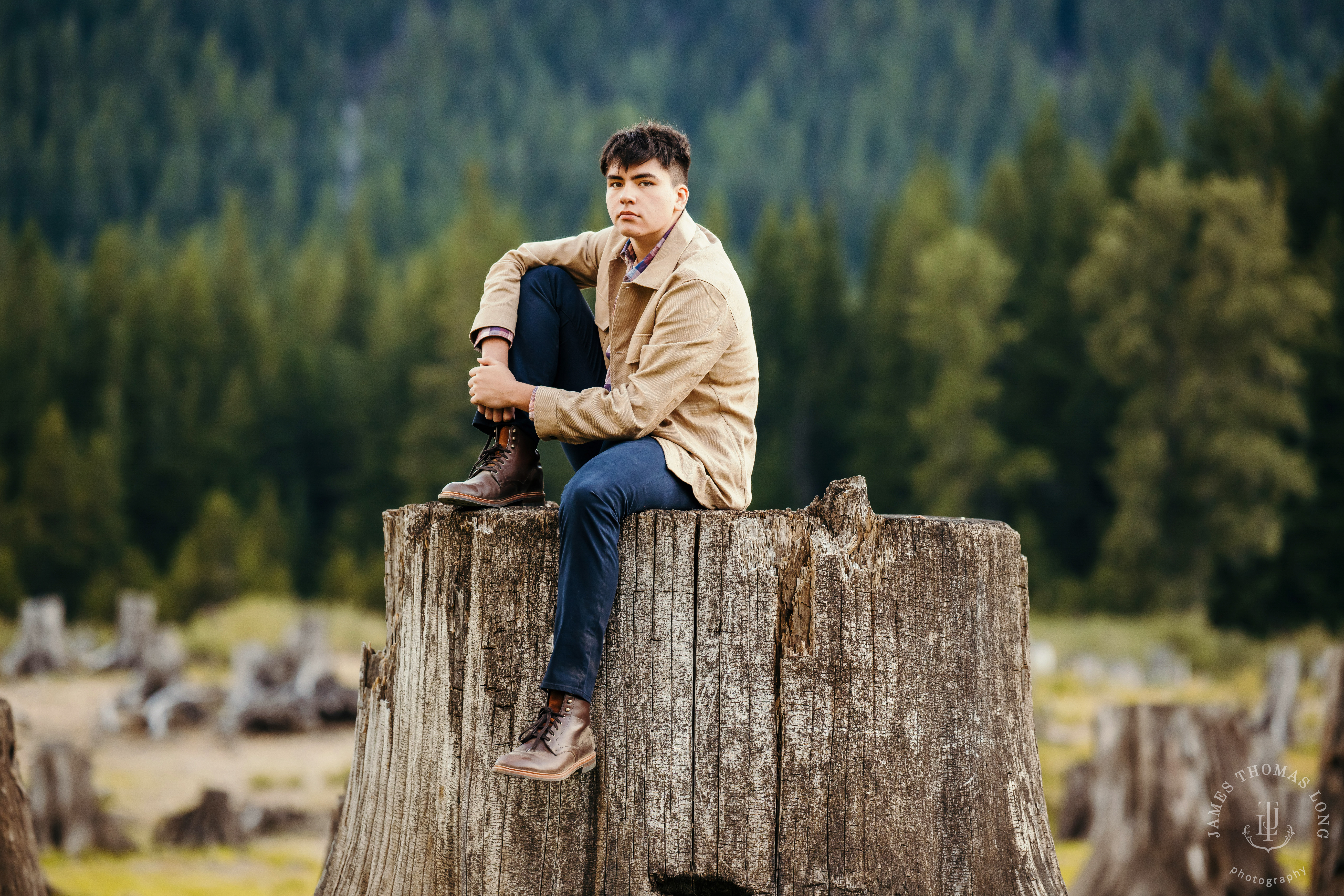 Cascade Mountain adventure high school senior portrait session by Snoqualmie high school senior photographer James Thomas Long Photography