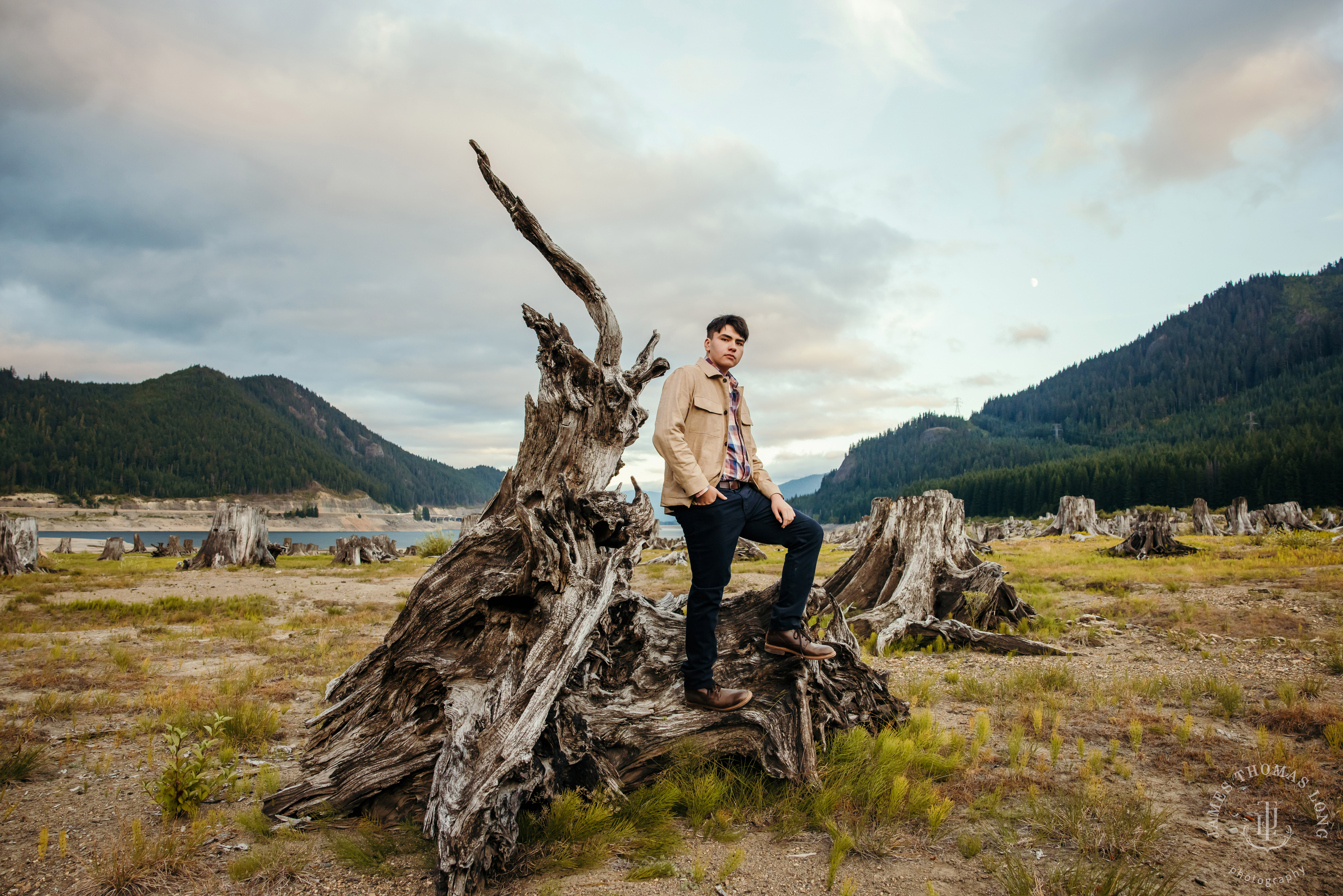 Cascade Mountain adventure high school senior portrait session by Snoqualmie high school senior photographer James Thomas Long Photography
