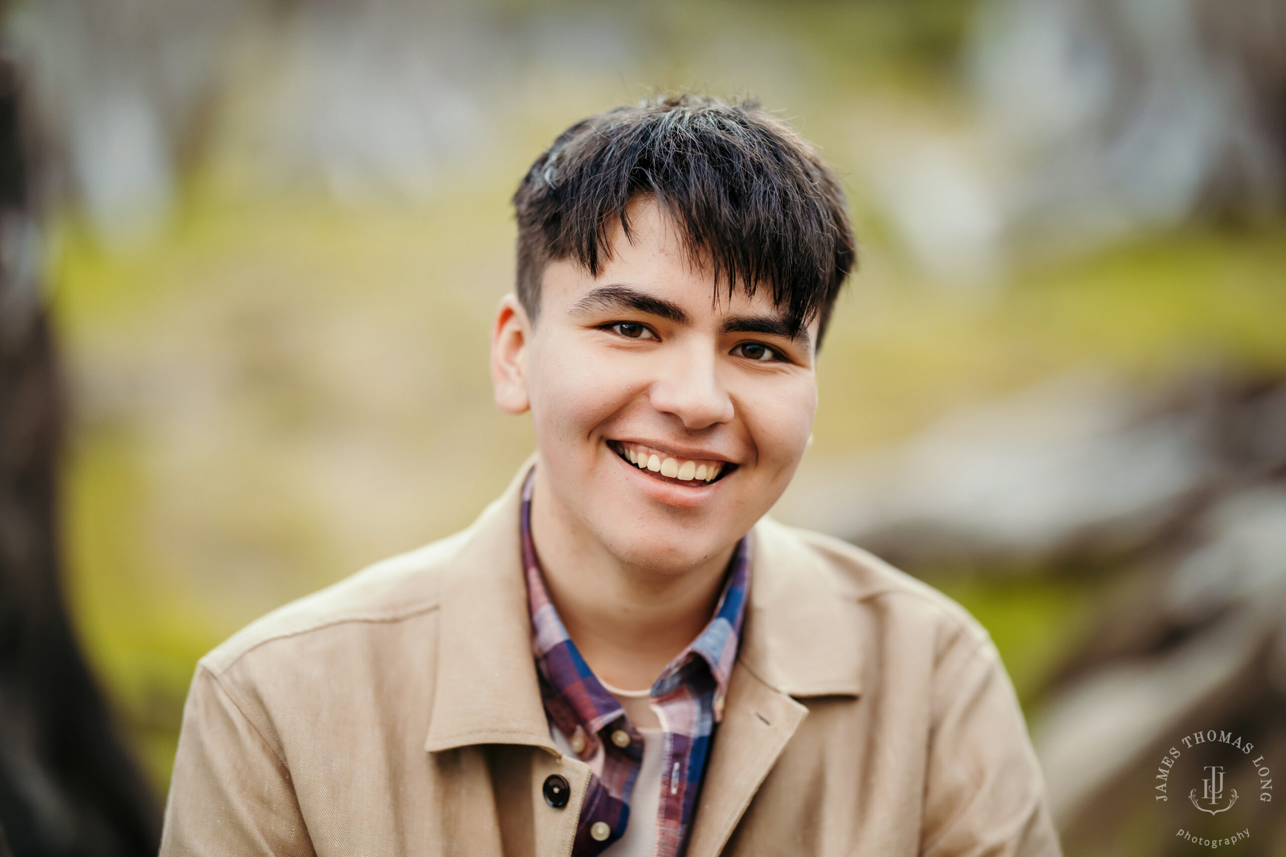 Cascade Mountain adventure high school senior portrait session by Snoqualmie high school senior photographer James Thomas Long Photography