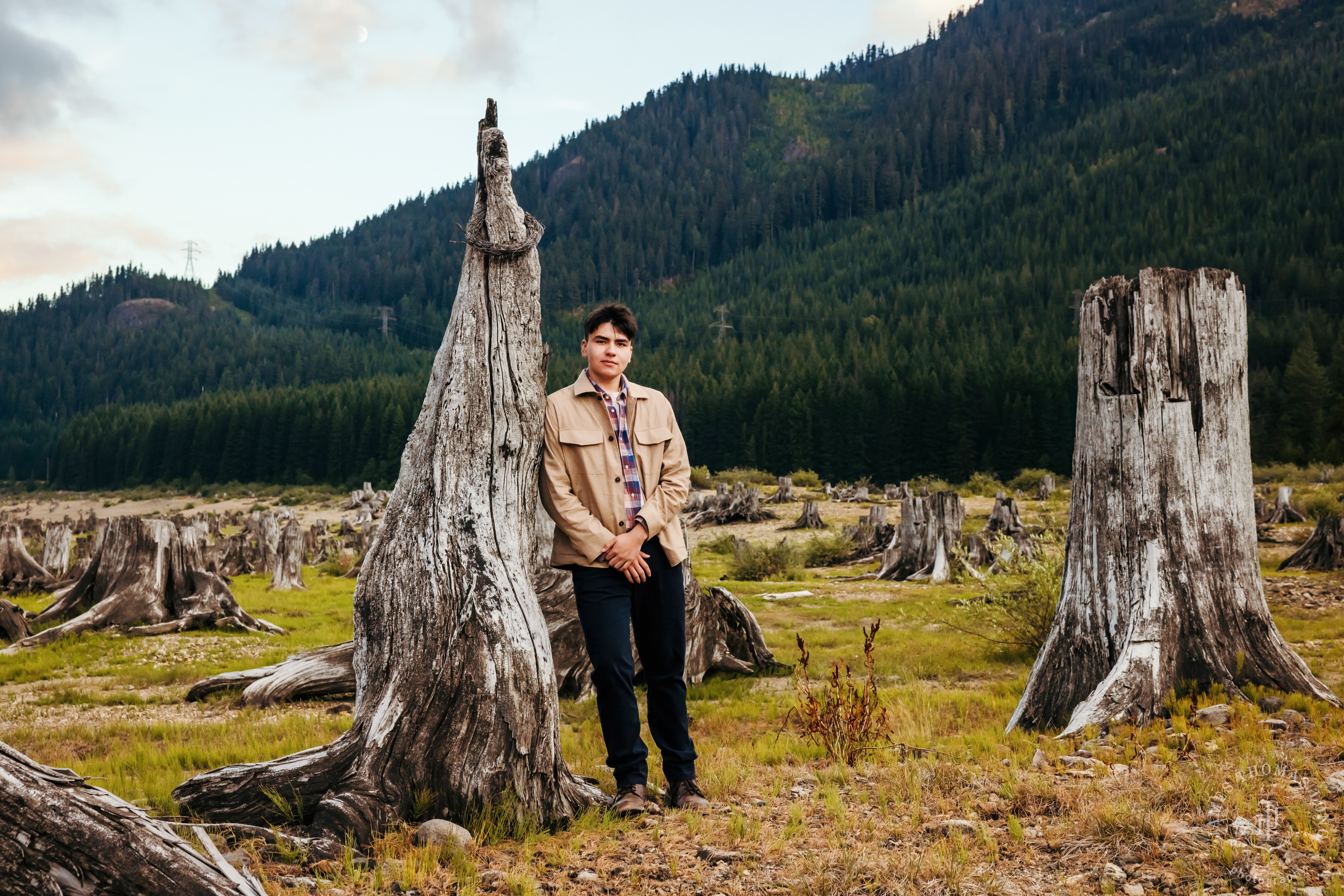 Cascade Mountain adventure high school senior portrait session by Snoqualmie high school senior photographer James Thomas Long Photography