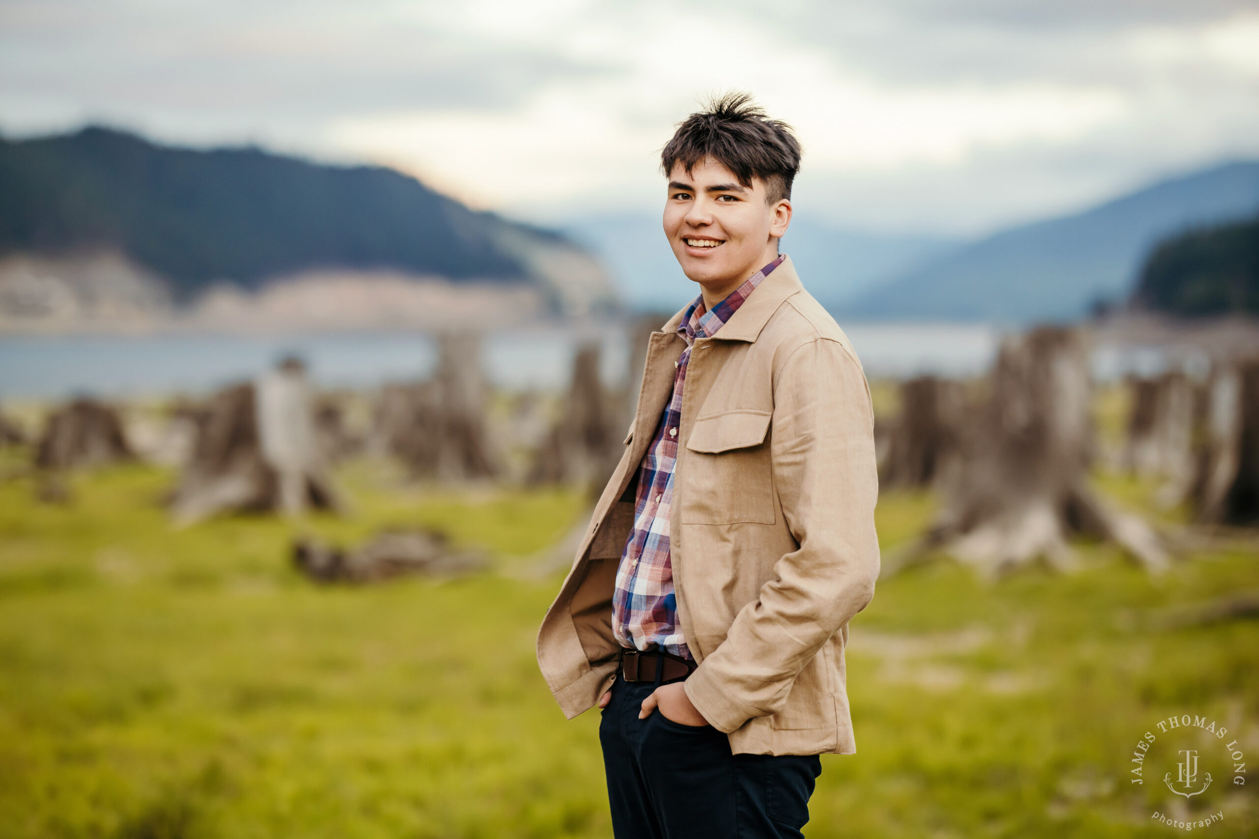 Cascade Mountain adventure high school senior portrait session by Snoqualmie high school senior photographer James Thomas Long Photography