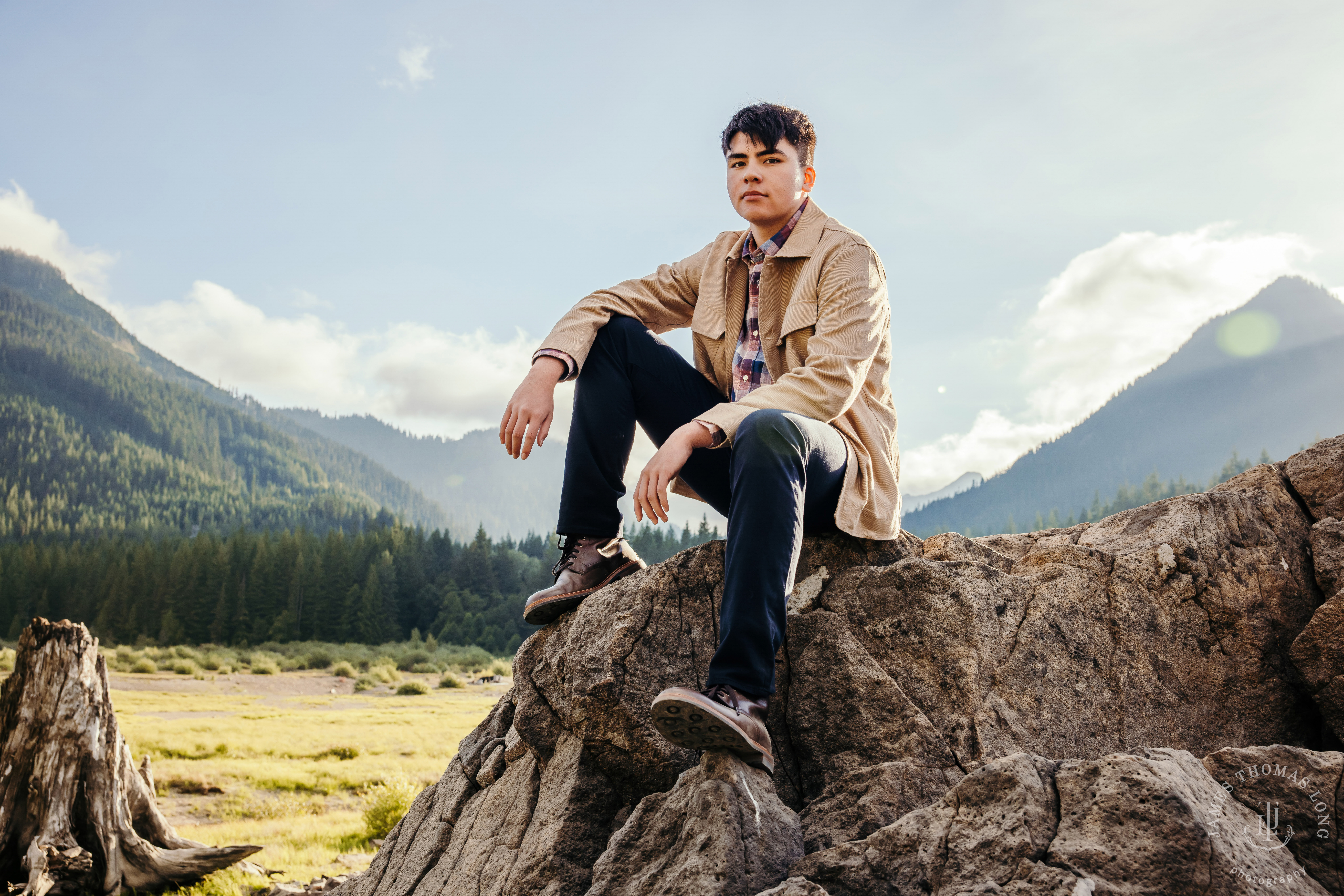Cascade Mountain adventure high school senior portrait session by Snoqualmie high school senior photographer James Thomas Long Photography