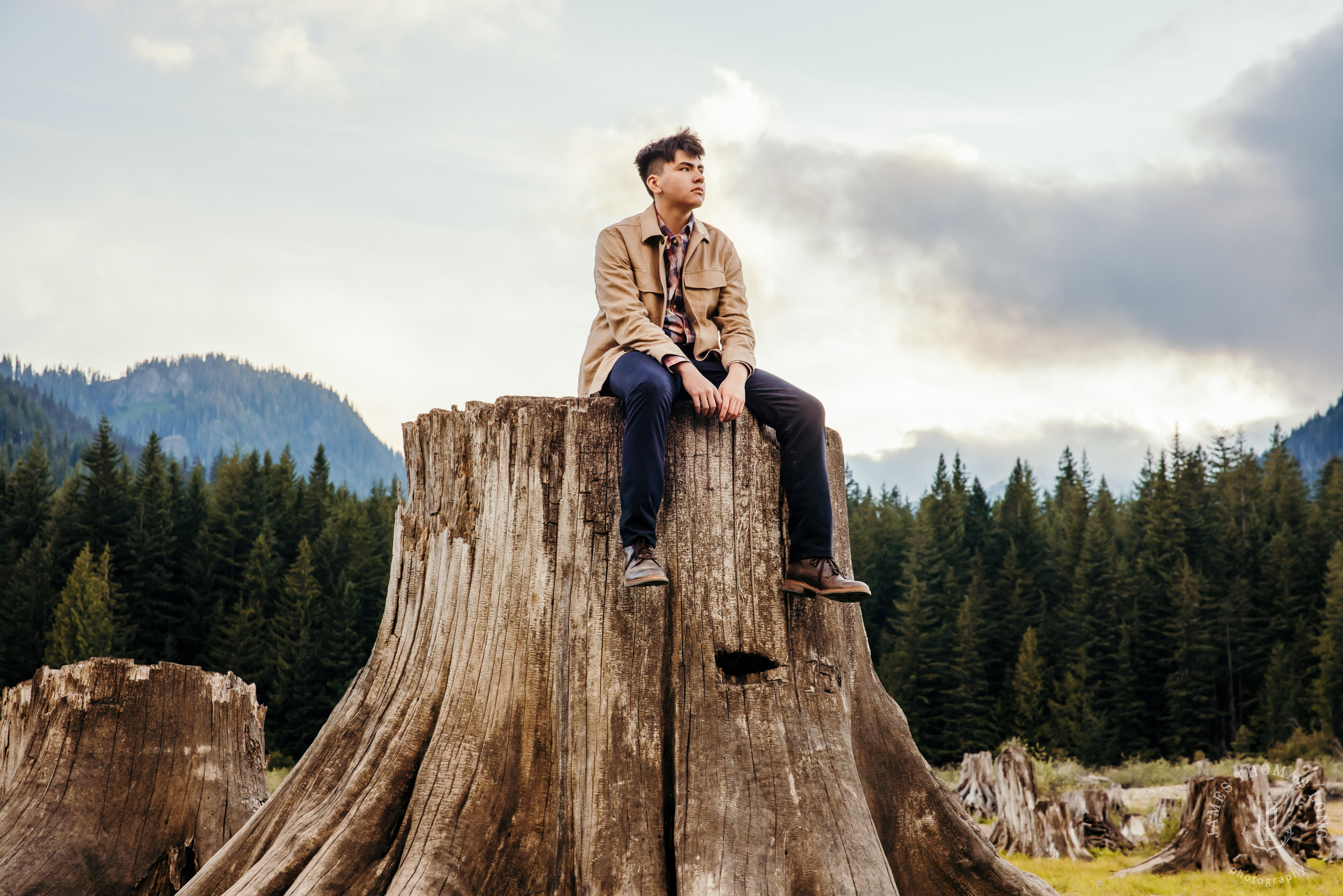Cascade Mountain adventure high school senior portrait session by Snoqualmie high school senior photographer James Thomas Long Photography