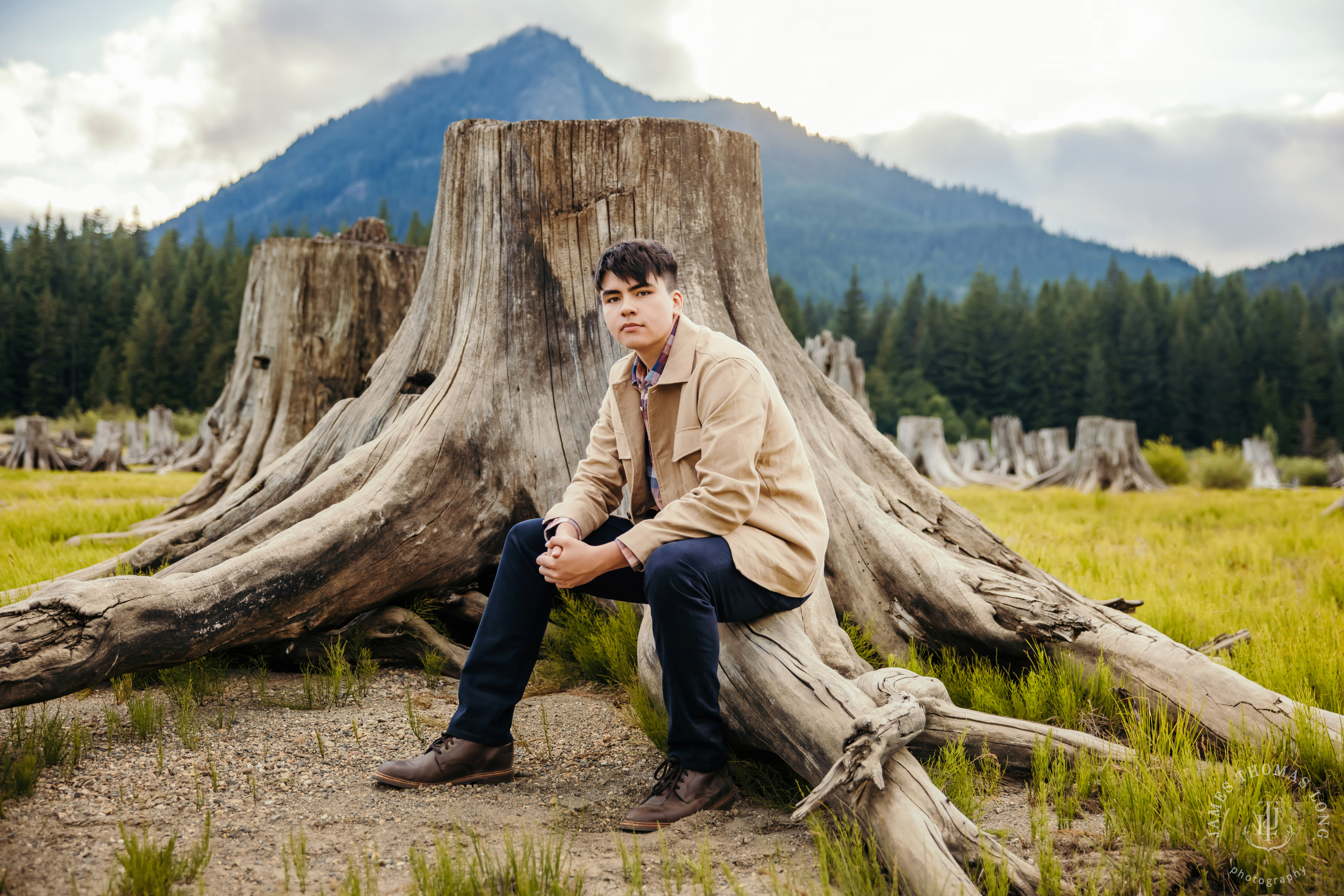 Cascade Mountain adventure high school senior portrait session by Snoqualmie high school senior photographer James Thomas Long Photography