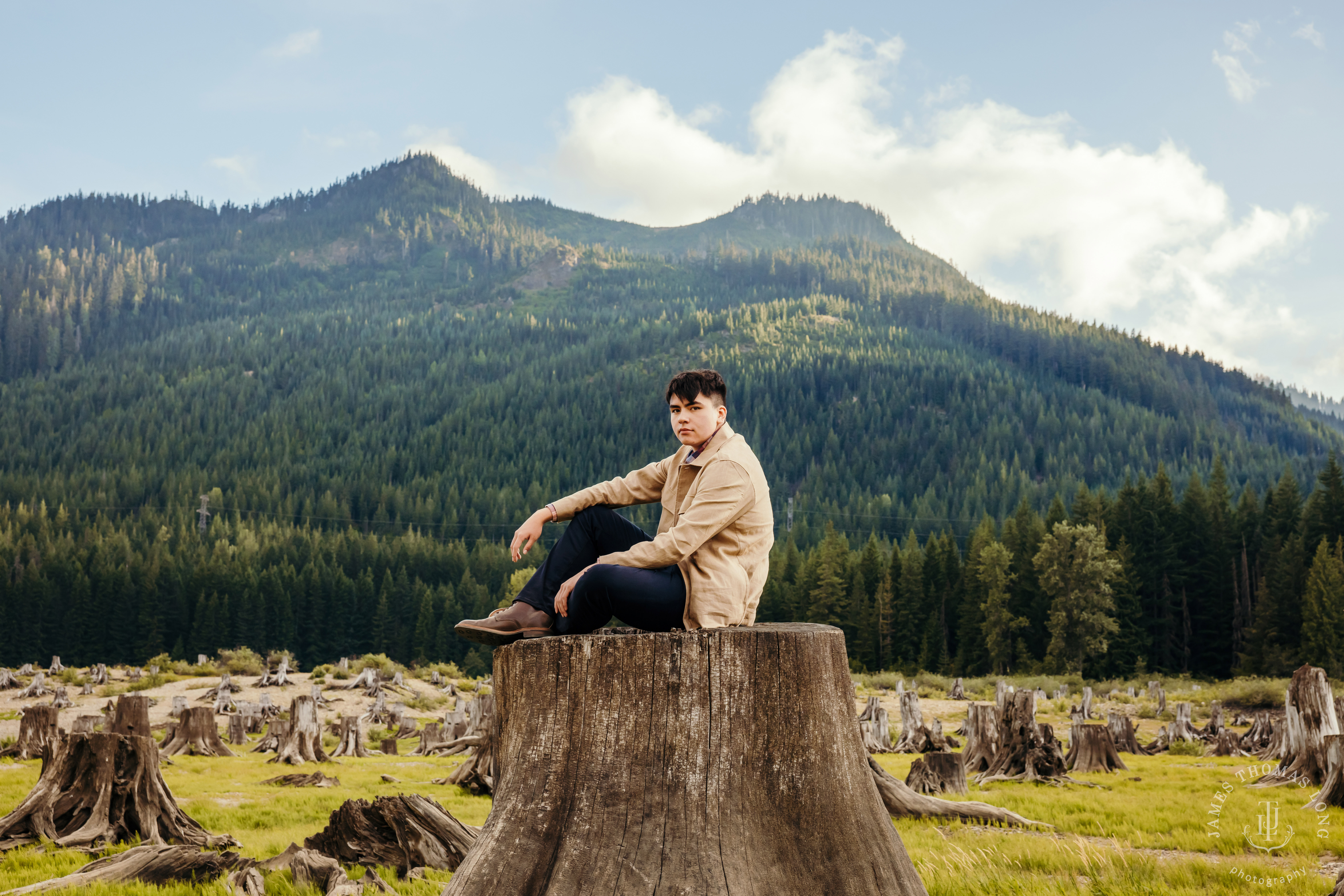 Cascade Mountain adventure high school senior portrait session by Snoqualmie high school senior photographer James Thomas Long Photography