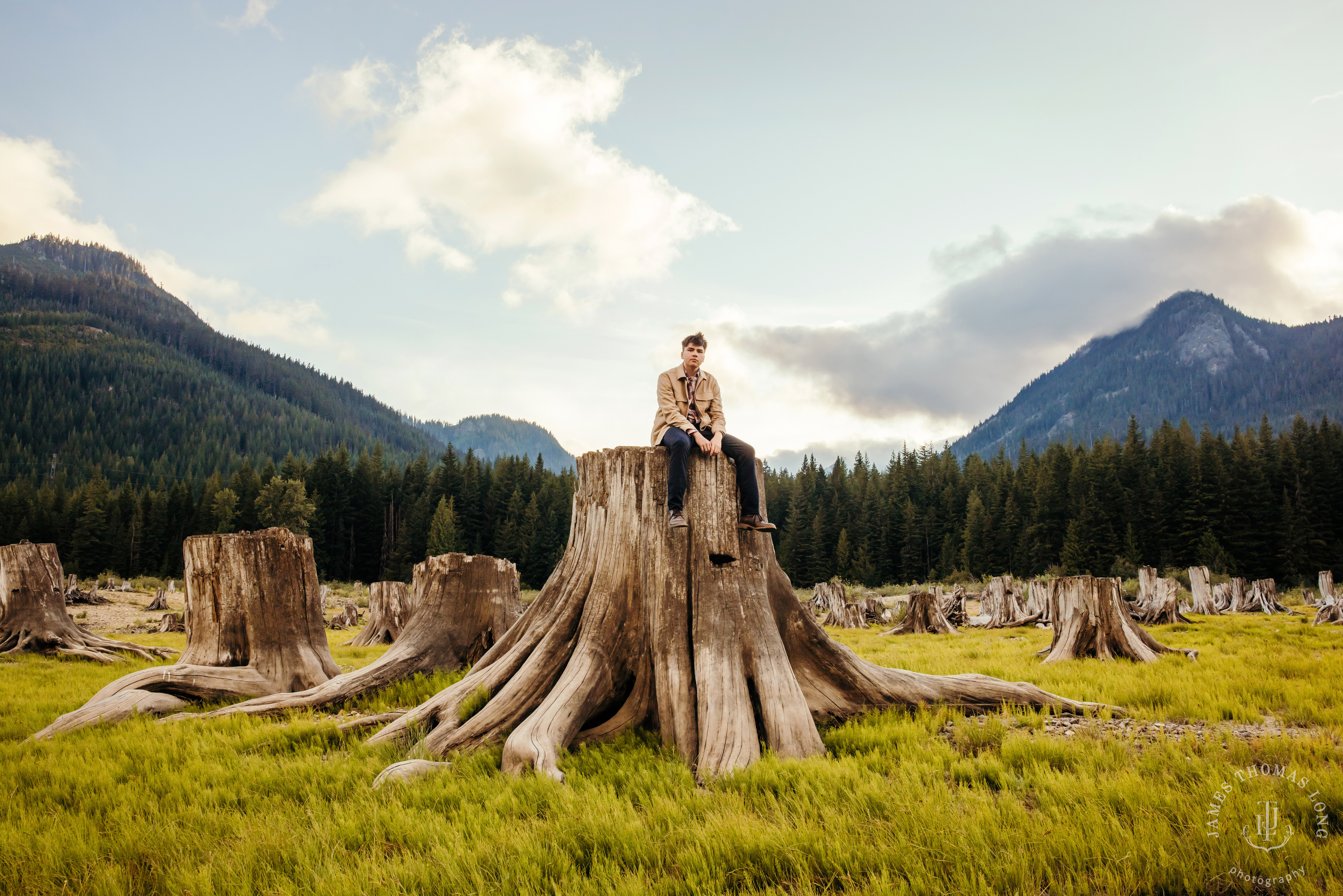 Cascade Mountain adventure high school senior portrait session by Snoqualmie high school senior photographer James Thomas Long Photography