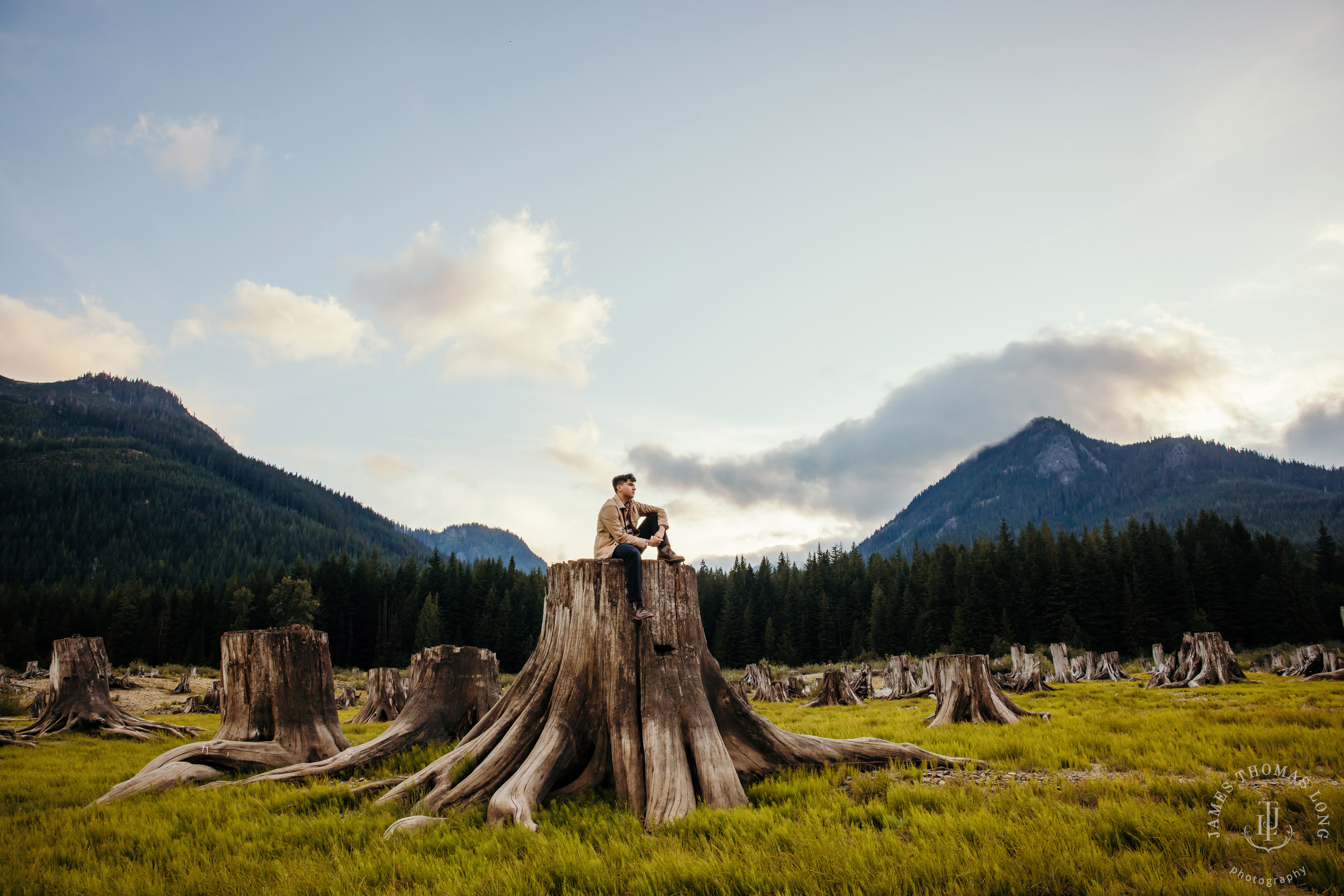 Cascade Mountain adventure high school senior portrait session by Snoqualmie high school senior photographer James Thomas Long Photography
