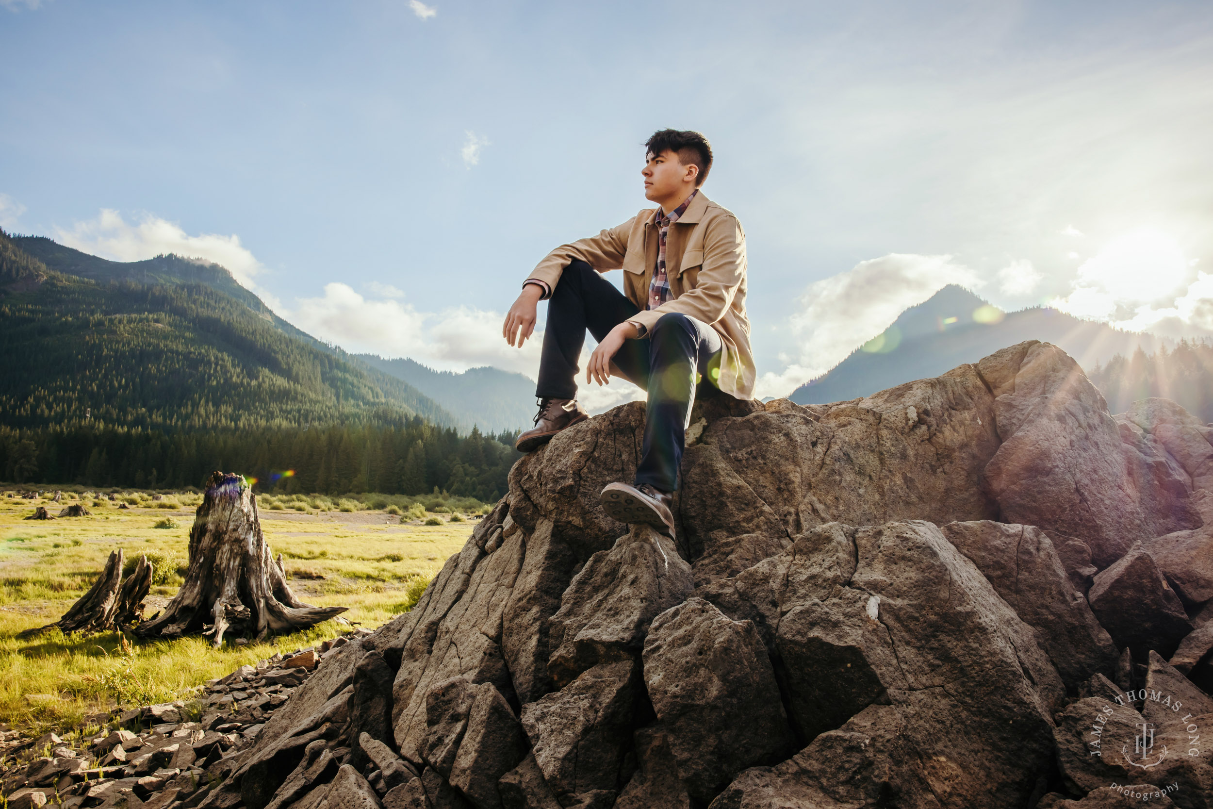 Cascade Mountain adventure high school senior portrait session by Snoqualmie high school senior photographer James Thomas Long Photography