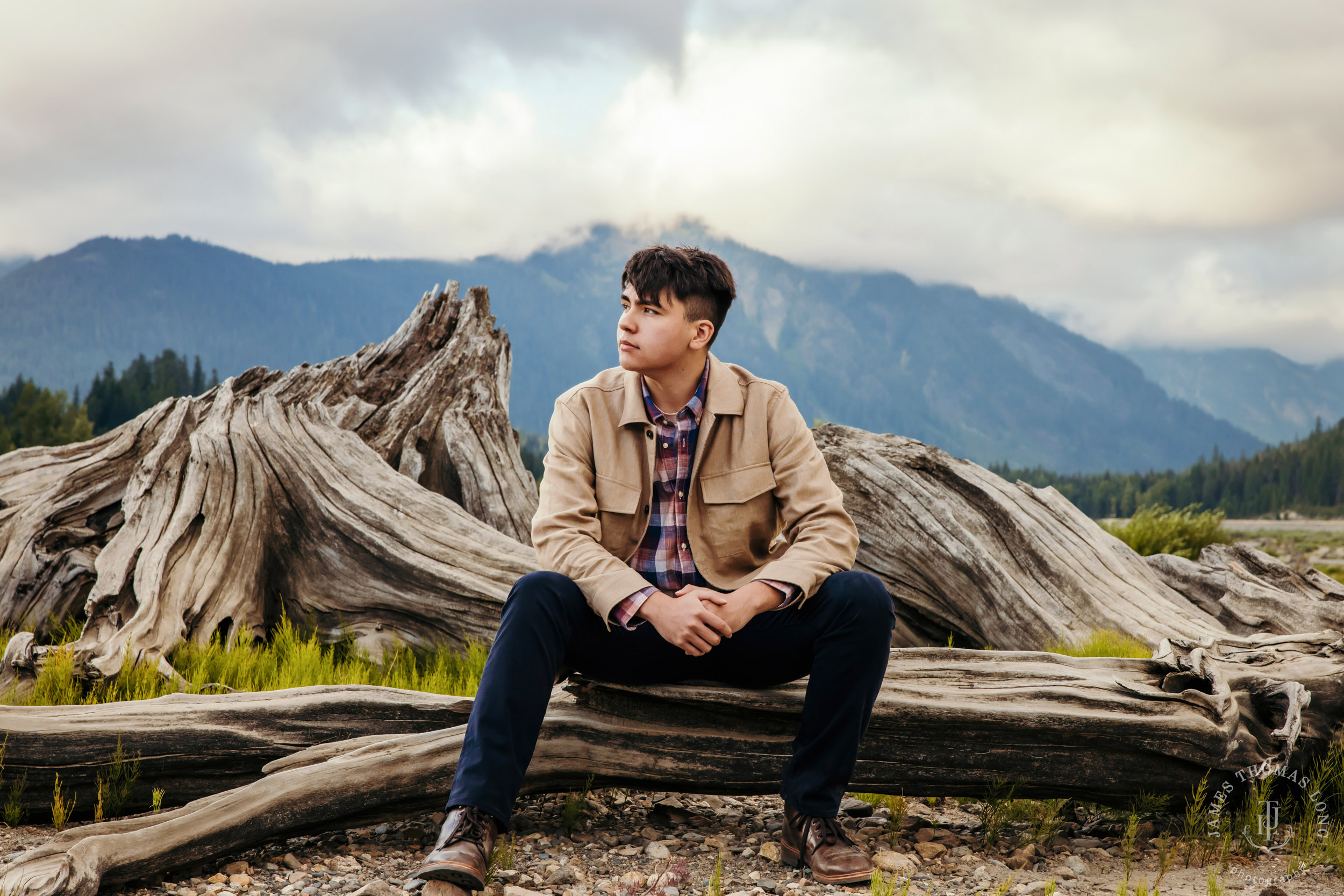 Cascade Mountain adventure high school senior portrait session by Snoqualmie high school senior photographer James Thomas Long Photography