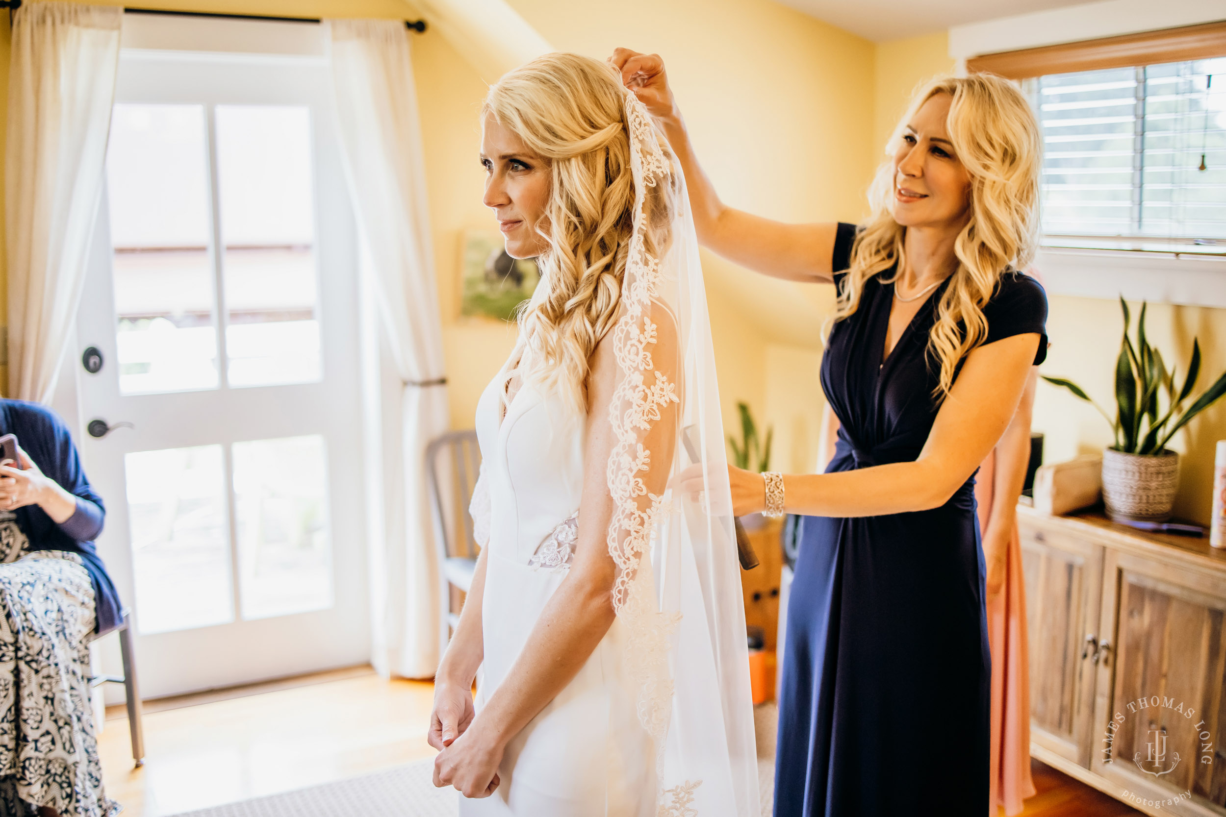 Heyday Farm Bainbridge Island wedding bey Seattle wedding photographer James Thomas Long Photography
