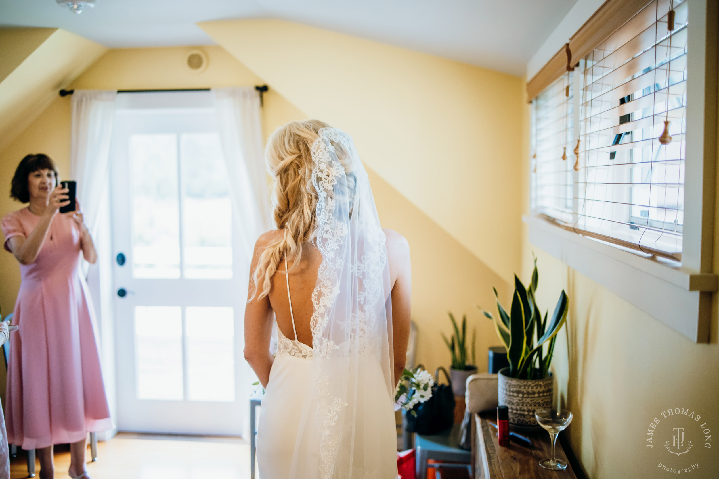 Heyday Farm Bainbridge Island wedding bey Seattle wedding photographer James Thomas Long Photography
