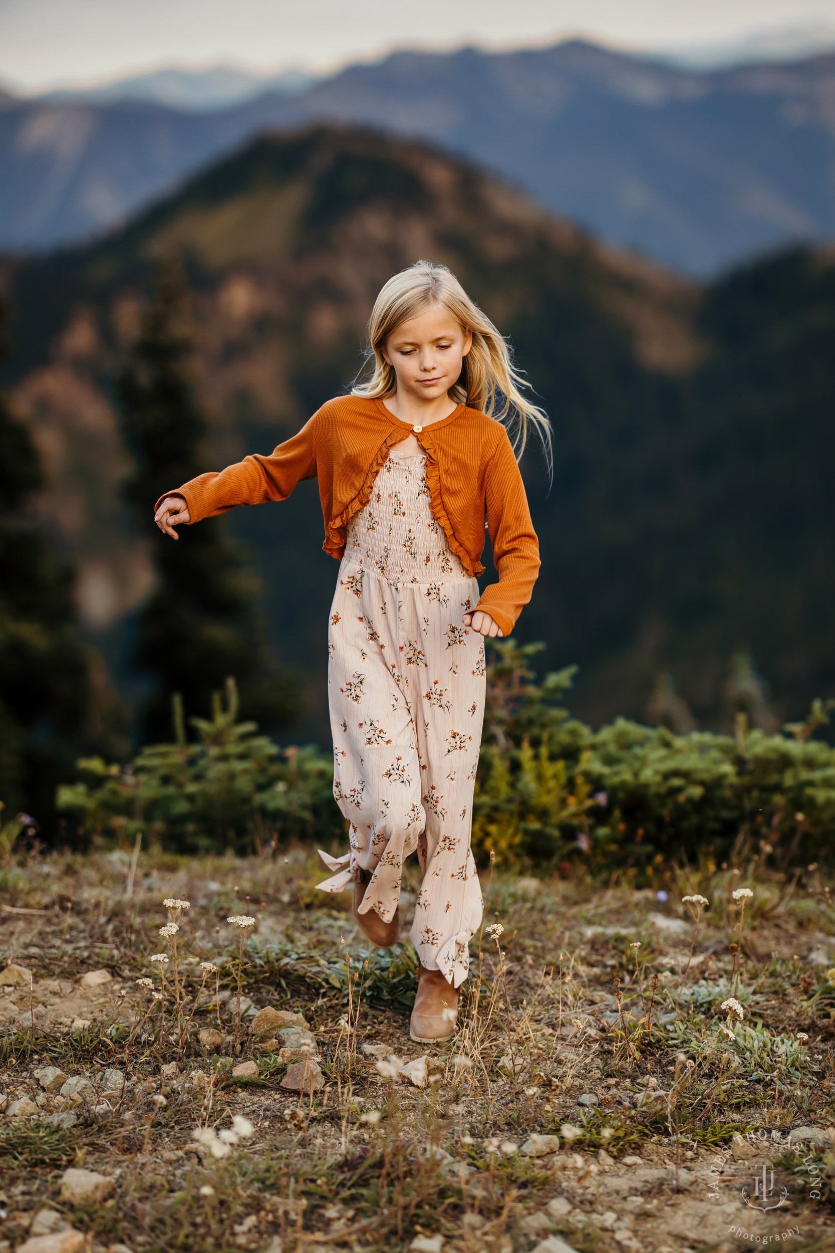 Mount Rainier Crystal Mountain adventure family photography session by Seattle family photographer James Thomas Long Photography