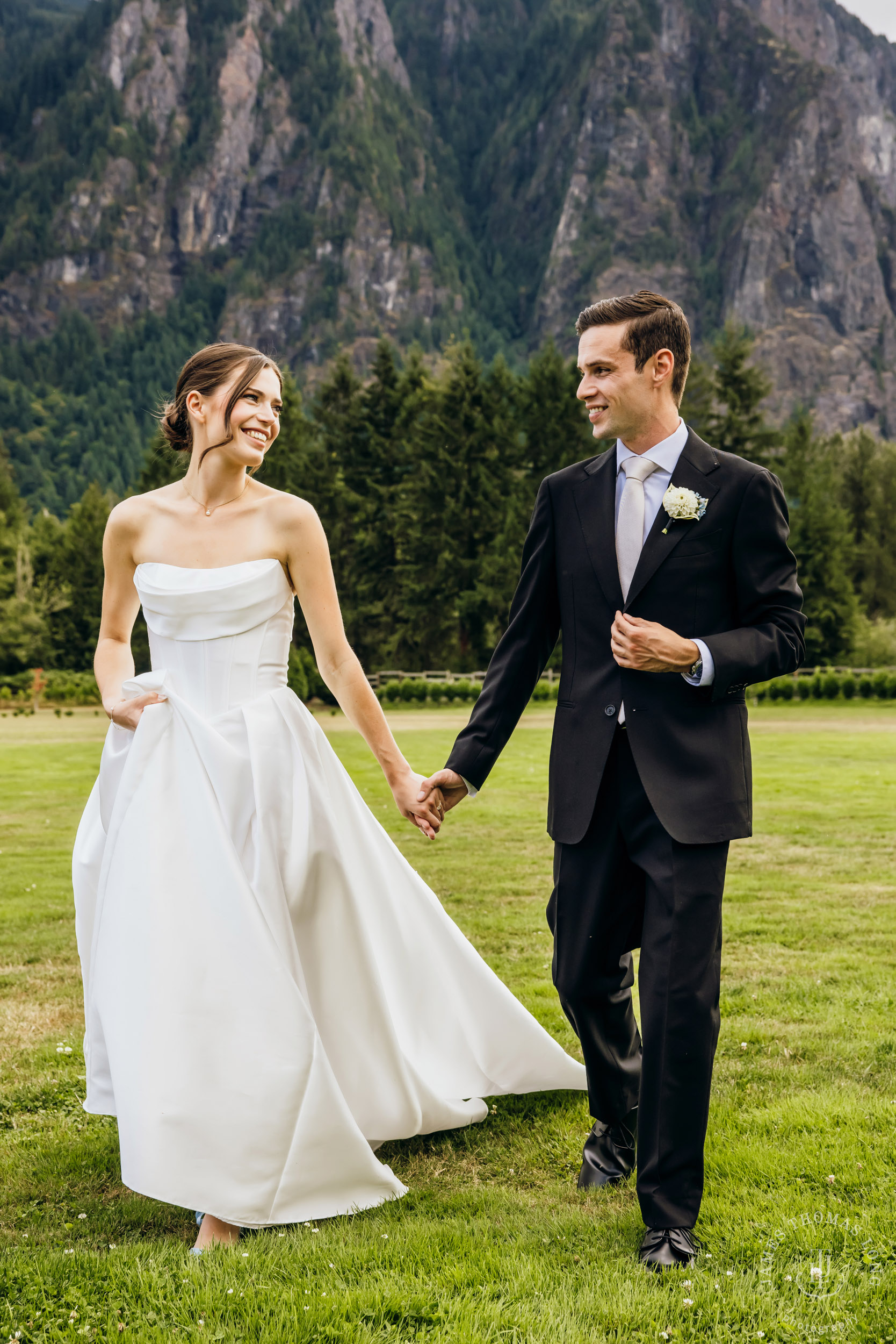 North Fork Farm Events Snoqualmie wedding by Snoqualmie wedding photographer James Thomas Long Photography