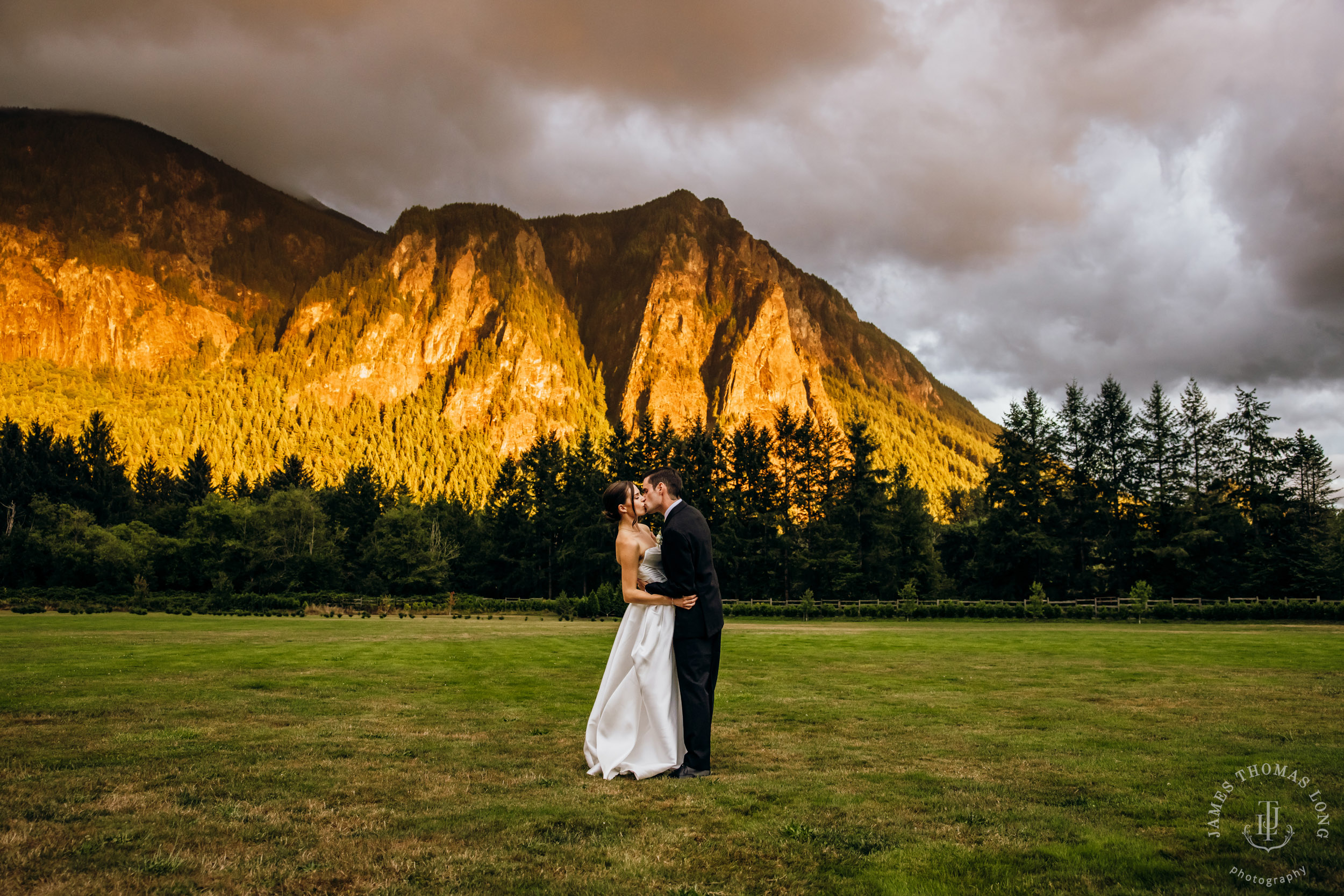 North Fork Farm Events Snoqualmie wedding by Snoqualmie wedding photographer James Thomas Long Photography