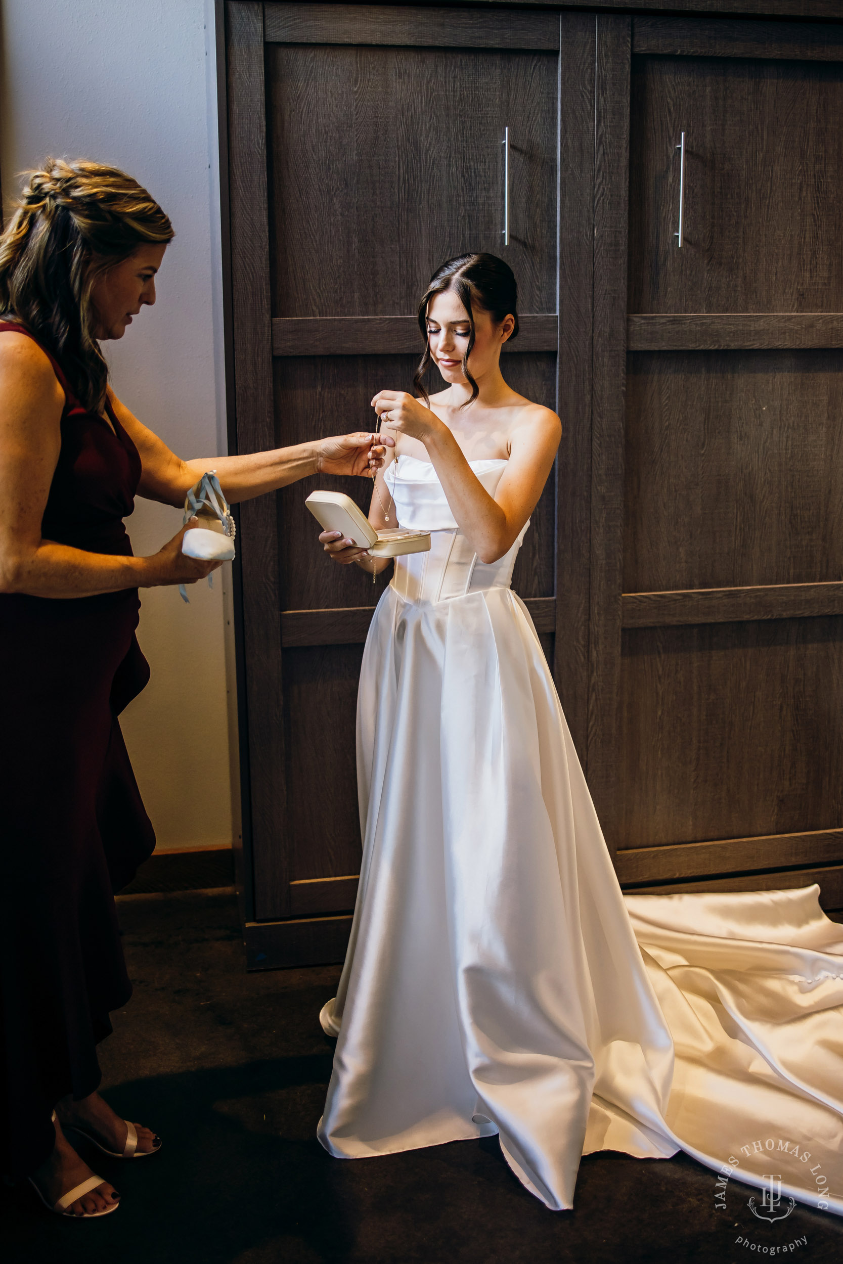 North Fork Farm Events Snoqualmie wedding by Snoqualmie wedding photographer James Thomas Long Photography