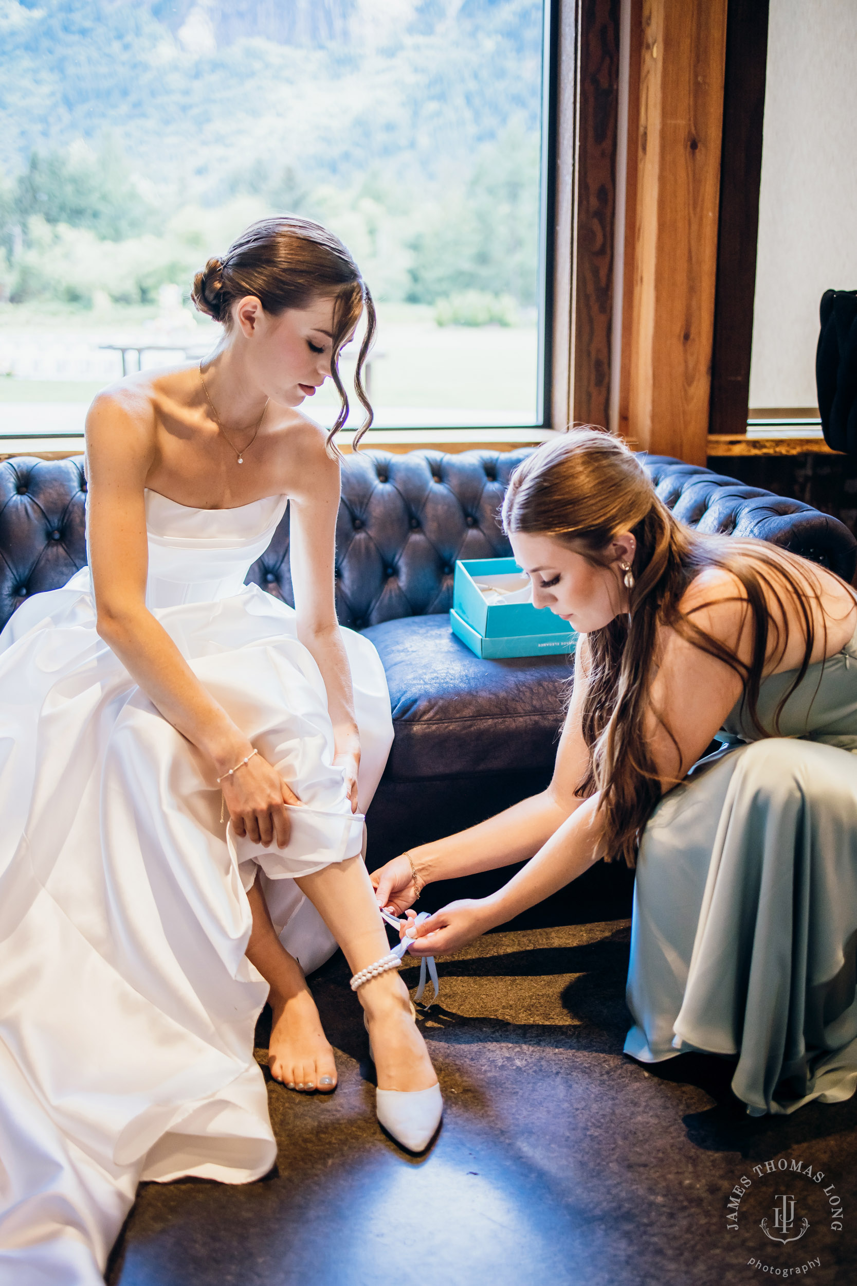 North Fork Farm Events Snoqualmie wedding by Snoqualmie wedding photographer James Thomas Long Photography