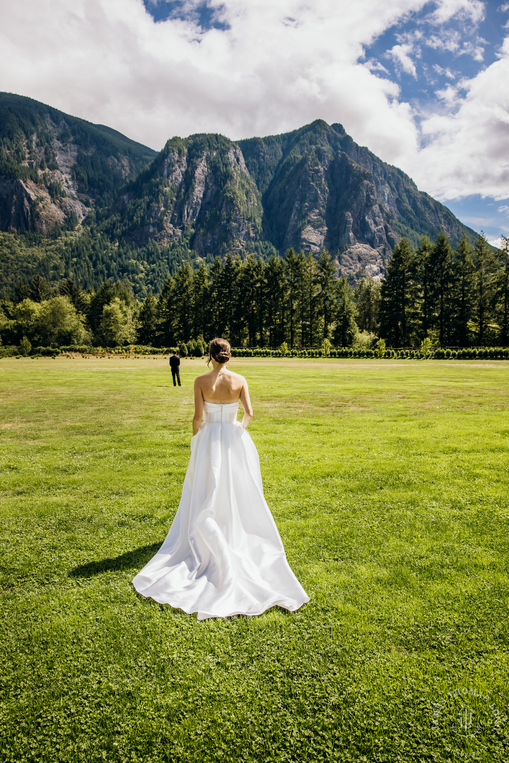 North Fork Farm Events Snoqualmie wedding by Snoqualmie wedding photographer James Thomas Long Photography