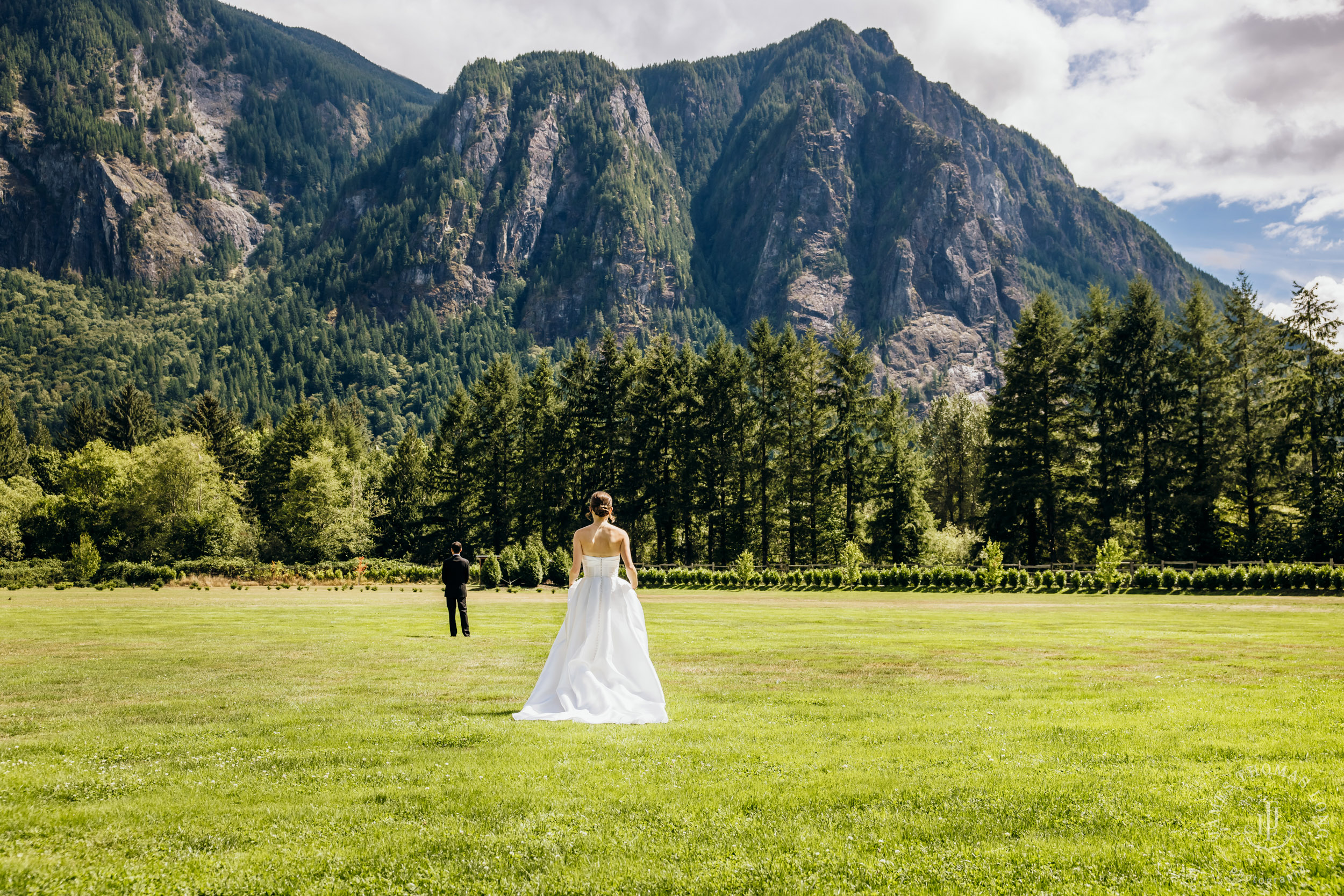 North Fork Farm Events Snoqualmie wedding by Snoqualmie wedding photographer James Thomas Long Photography