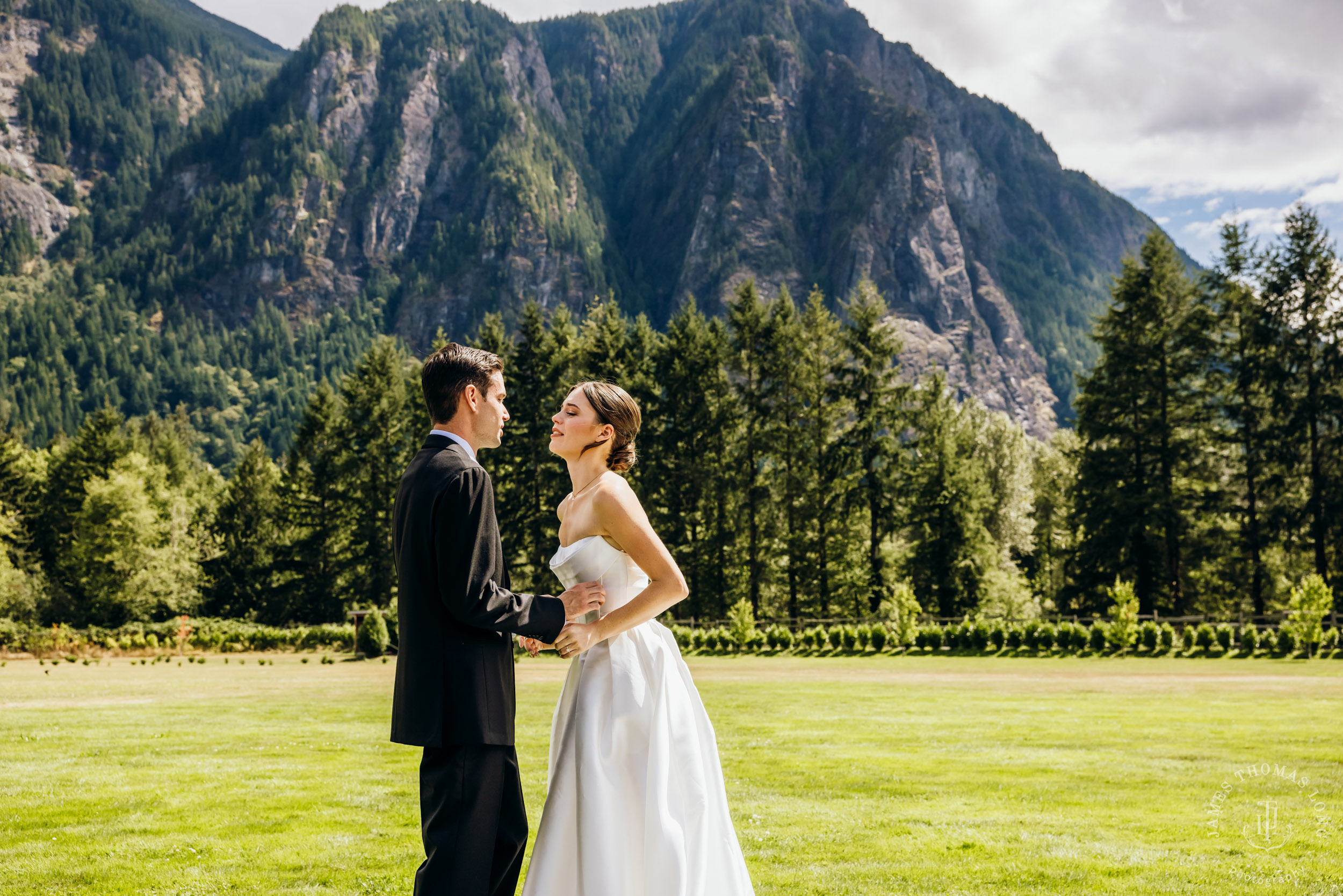 North Fork Farm Events Snoqualmie wedding by Snoqualmie wedding photographer James Thomas Long Photography
