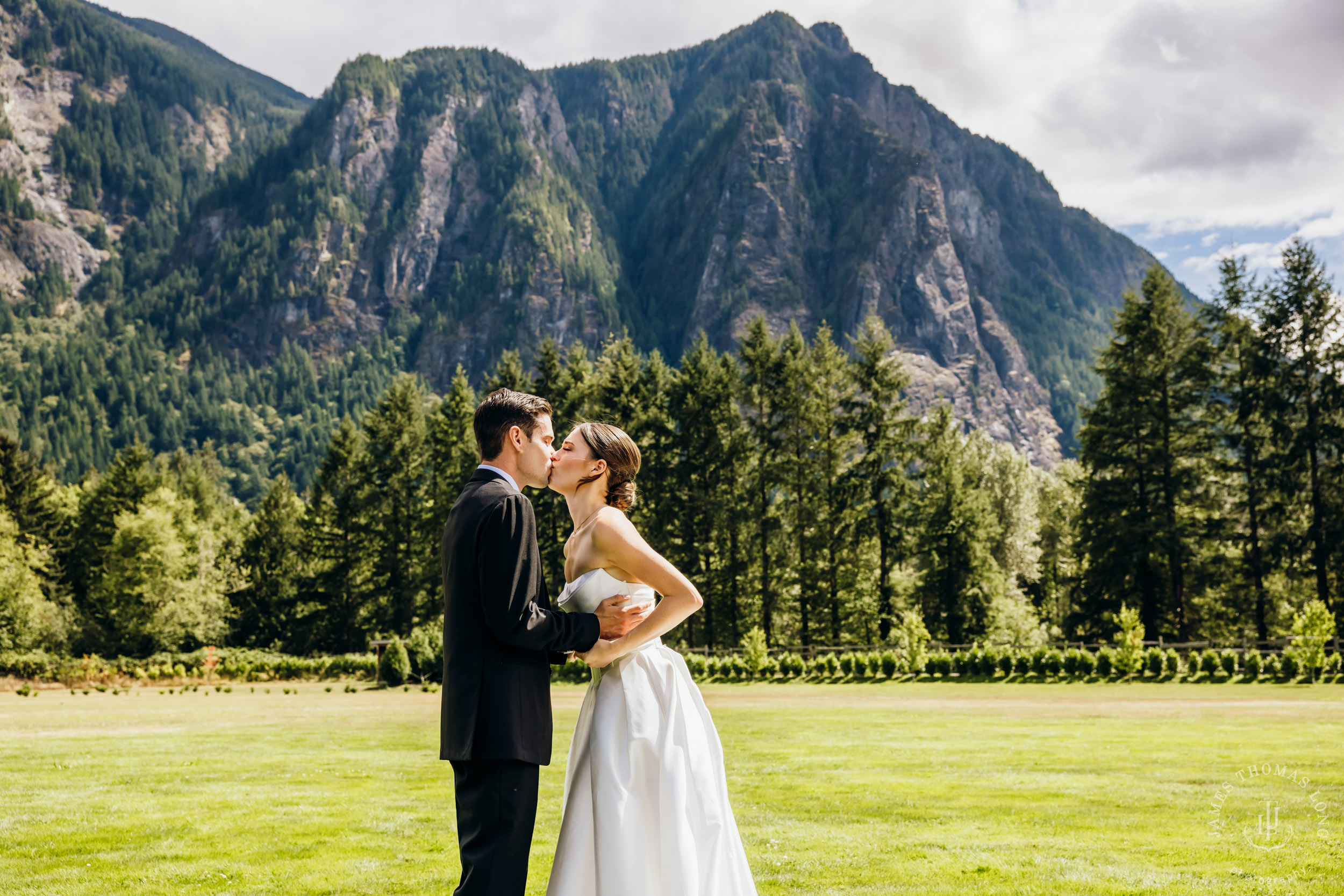 North Fork Farm Events Snoqualmie wedding by Snoqualmie wedding photographer James Thomas Long Photography