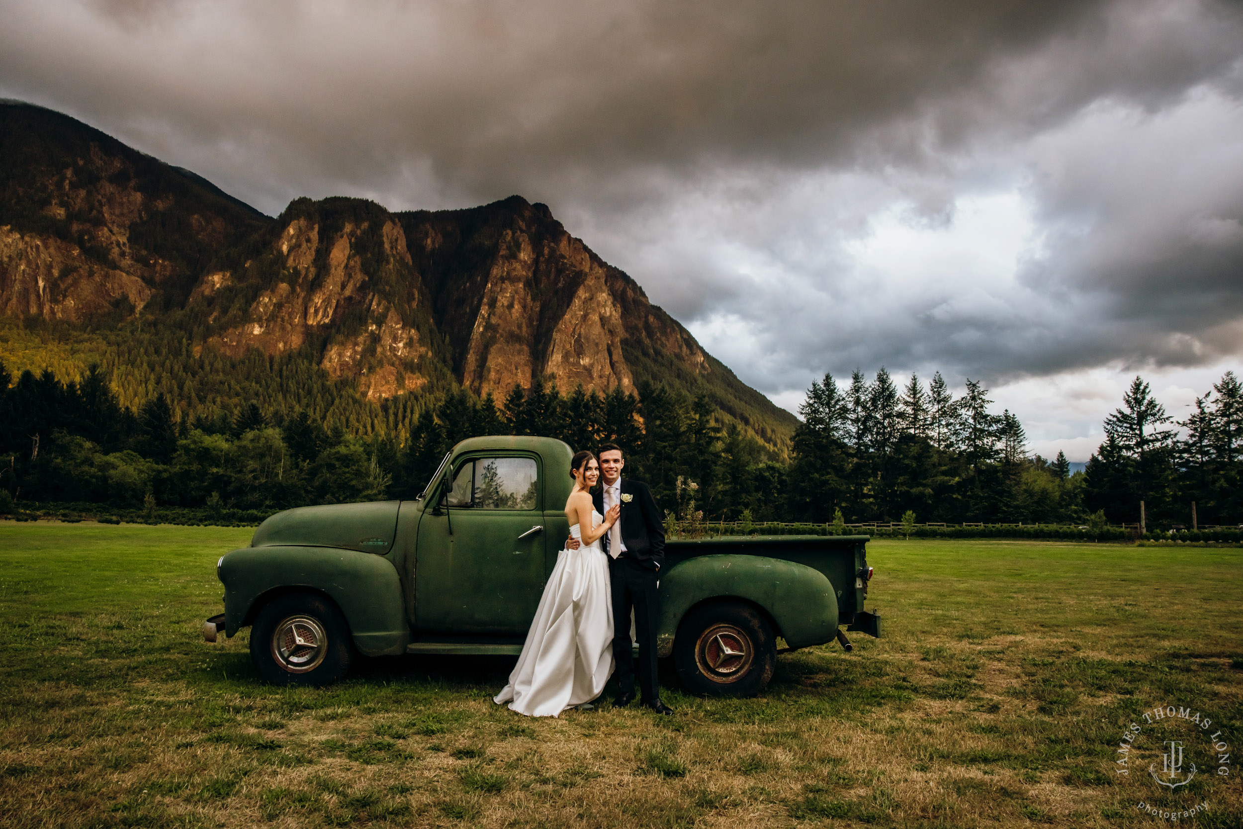 North Fork Farm Events Snoqualmie wedding by Snoqualmie wedding photographer James Thomas Long Photography