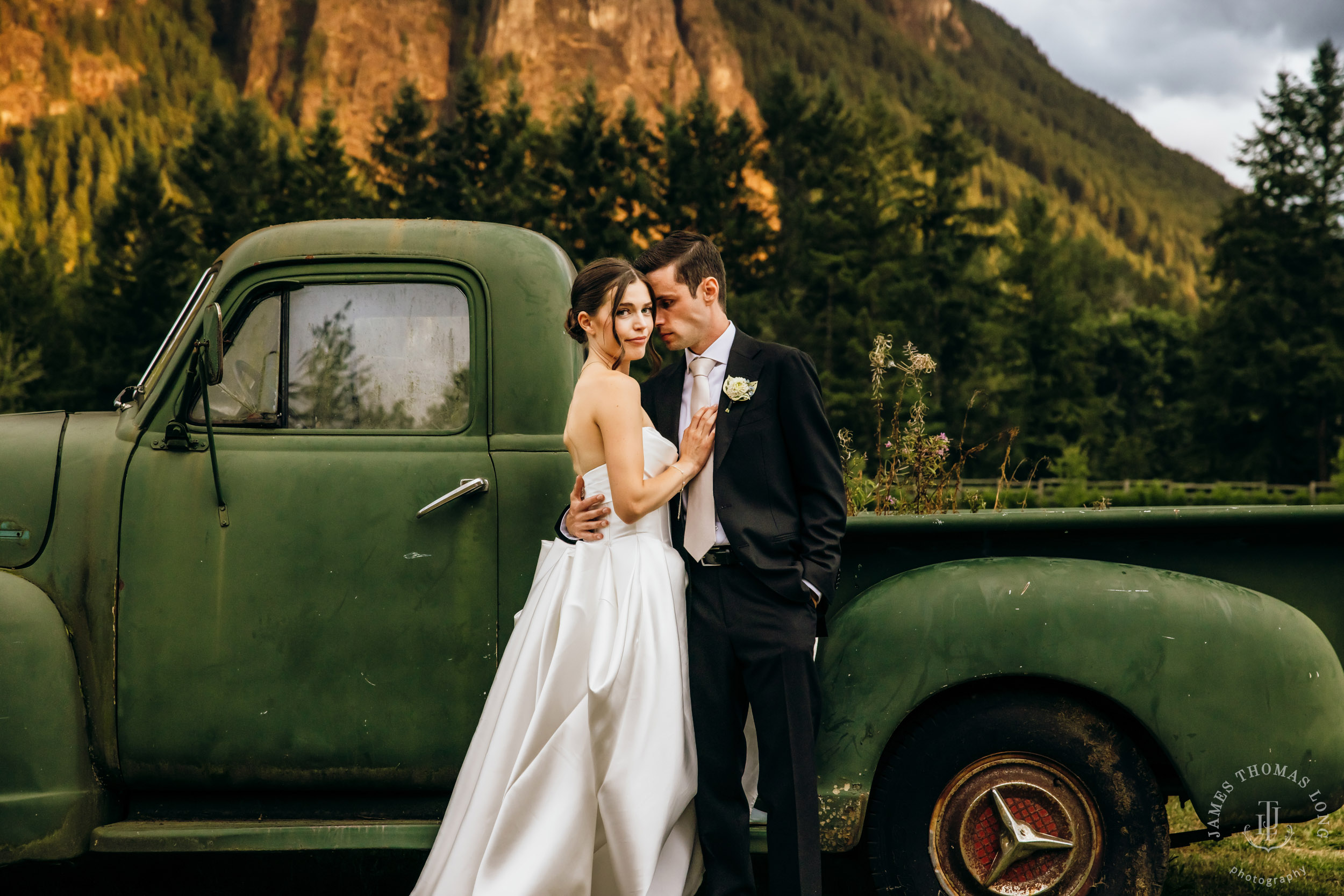 North Fork Farm Events Snoqualmie wedding by Snoqualmie wedding photographer James Thomas Long Photography