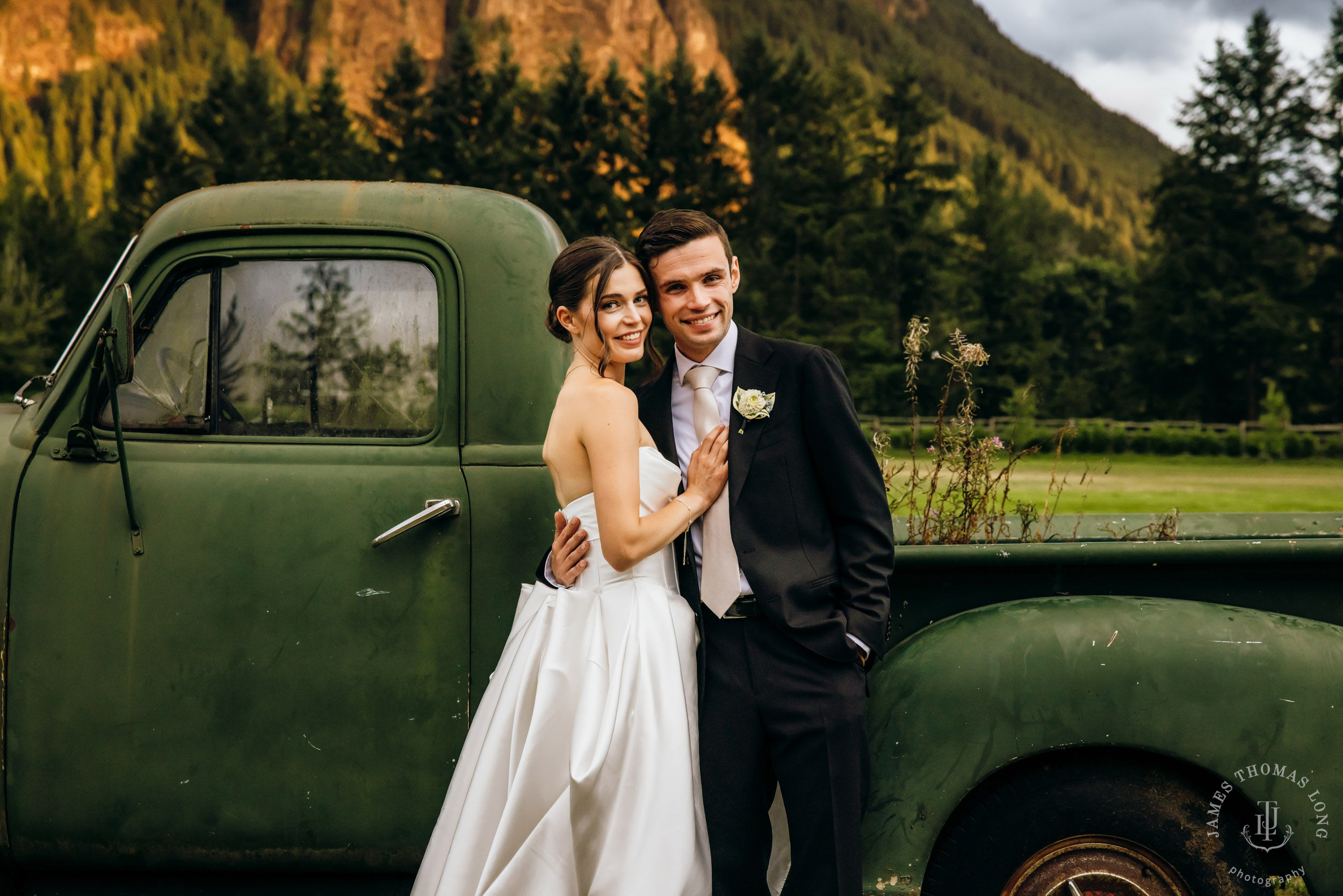 North Fork Farm Events Snoqualmie wedding by Snoqualmie wedding photographer James Thomas Long Photography