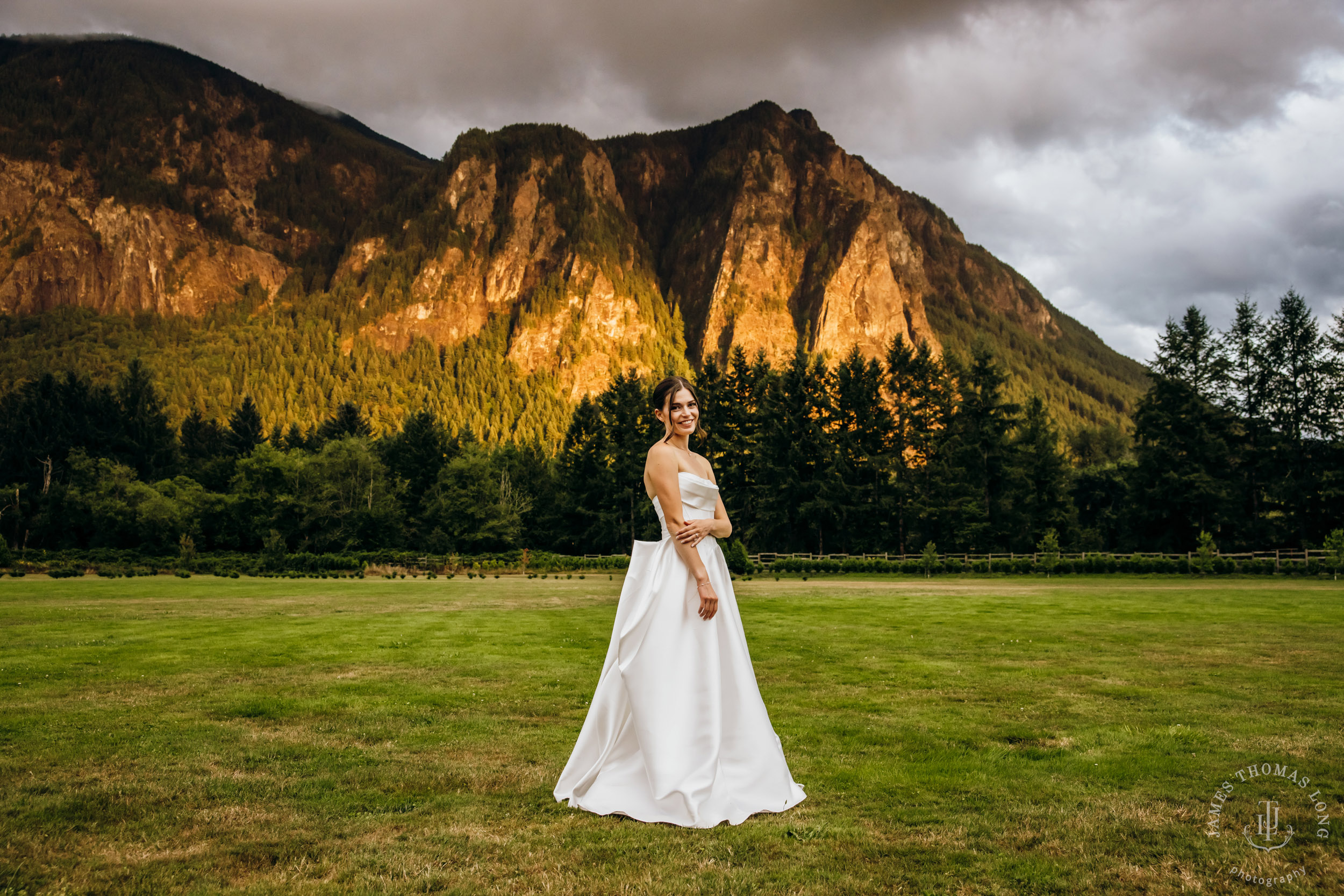 North Fork Farm Events Snoqualmie wedding by Snoqualmie wedding photographer James Thomas Long Photography