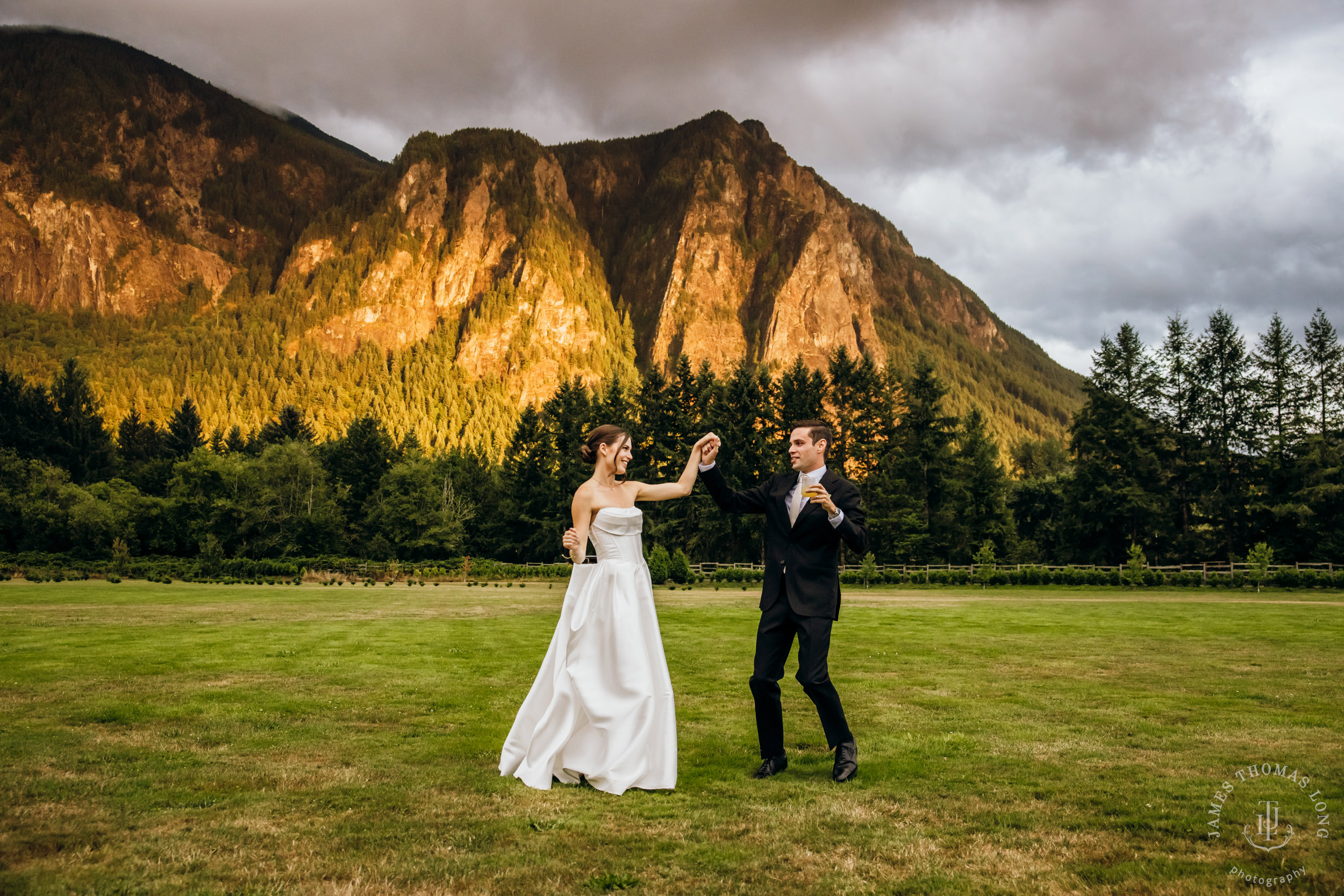 North Fork Farm Events Snoqualmie wedding by Snoqualmie wedding photographer James Thomas Long Photography