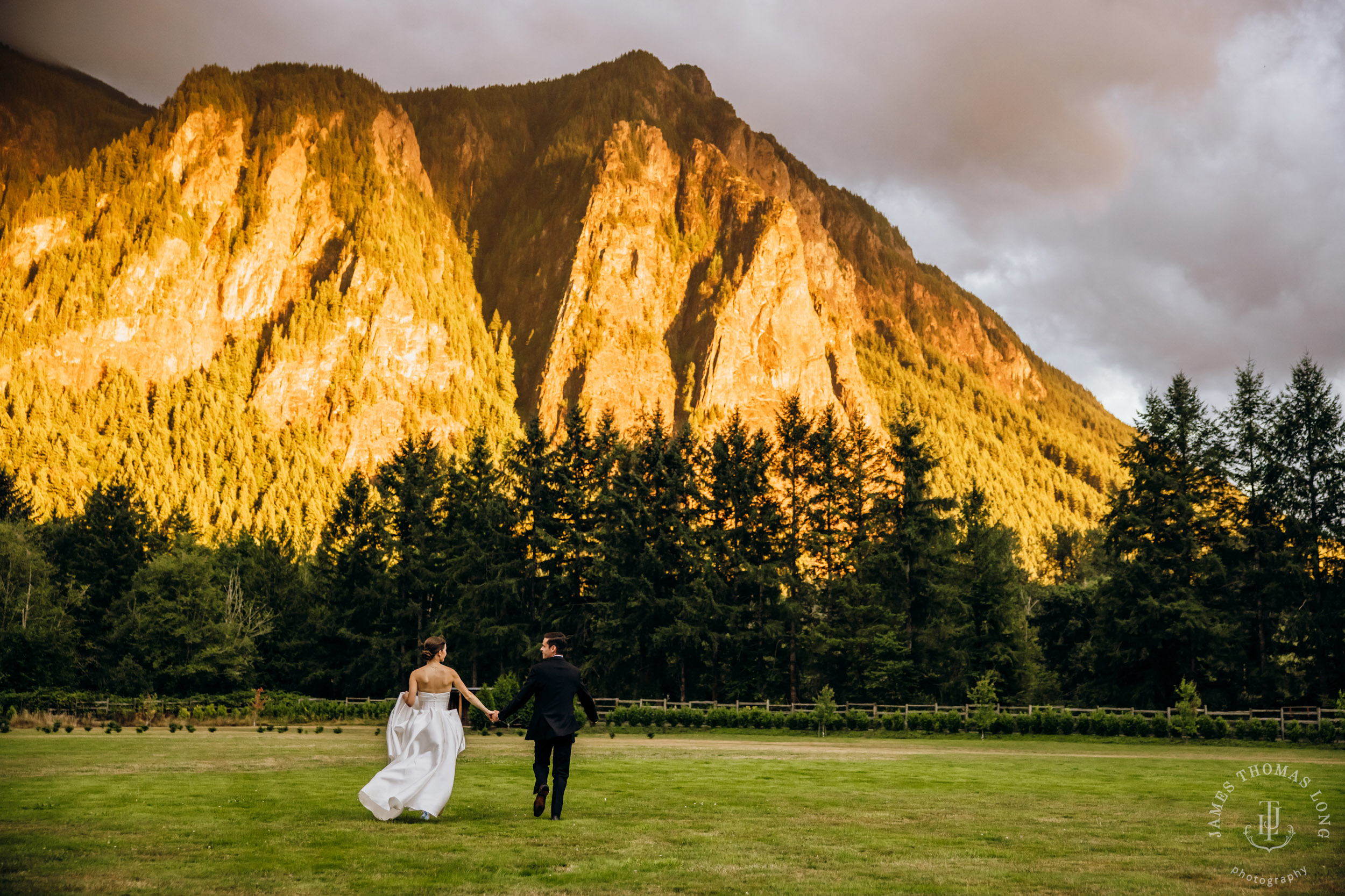 North Fork Farm Events Snoqualmie wedding by Snoqualmie wedding photographer James Thomas Long Photography