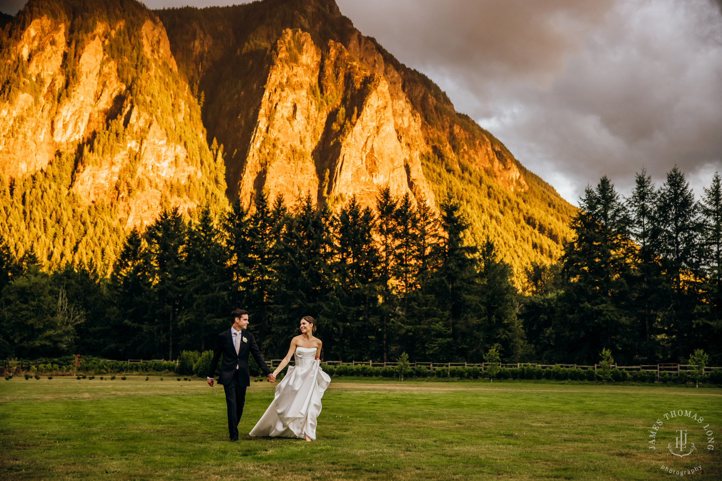 North Fork Farm Events Snoqualmie wedding by Snoqualmie wedding photographer James Thomas Long Photography