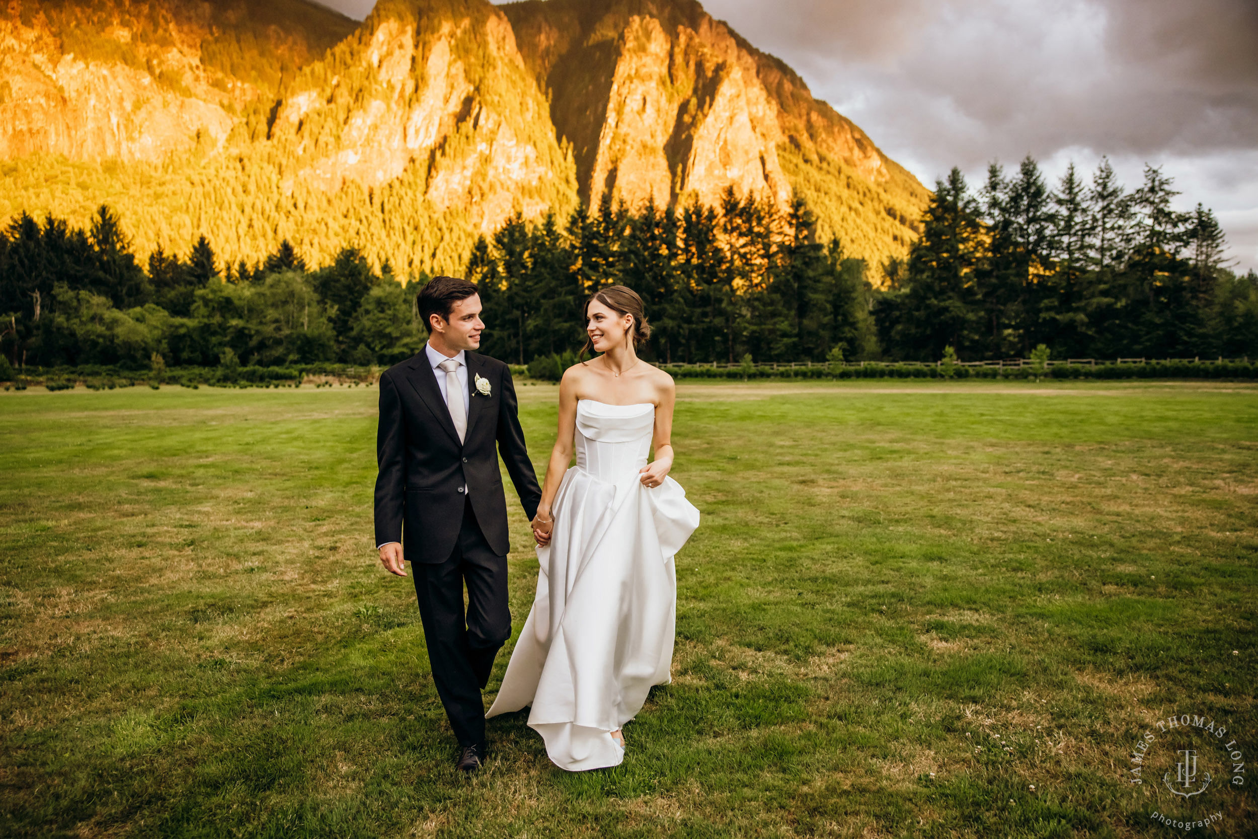 North Fork Farm Events Snoqualmie wedding by Snoqualmie wedding photographer James Thomas Long Photography