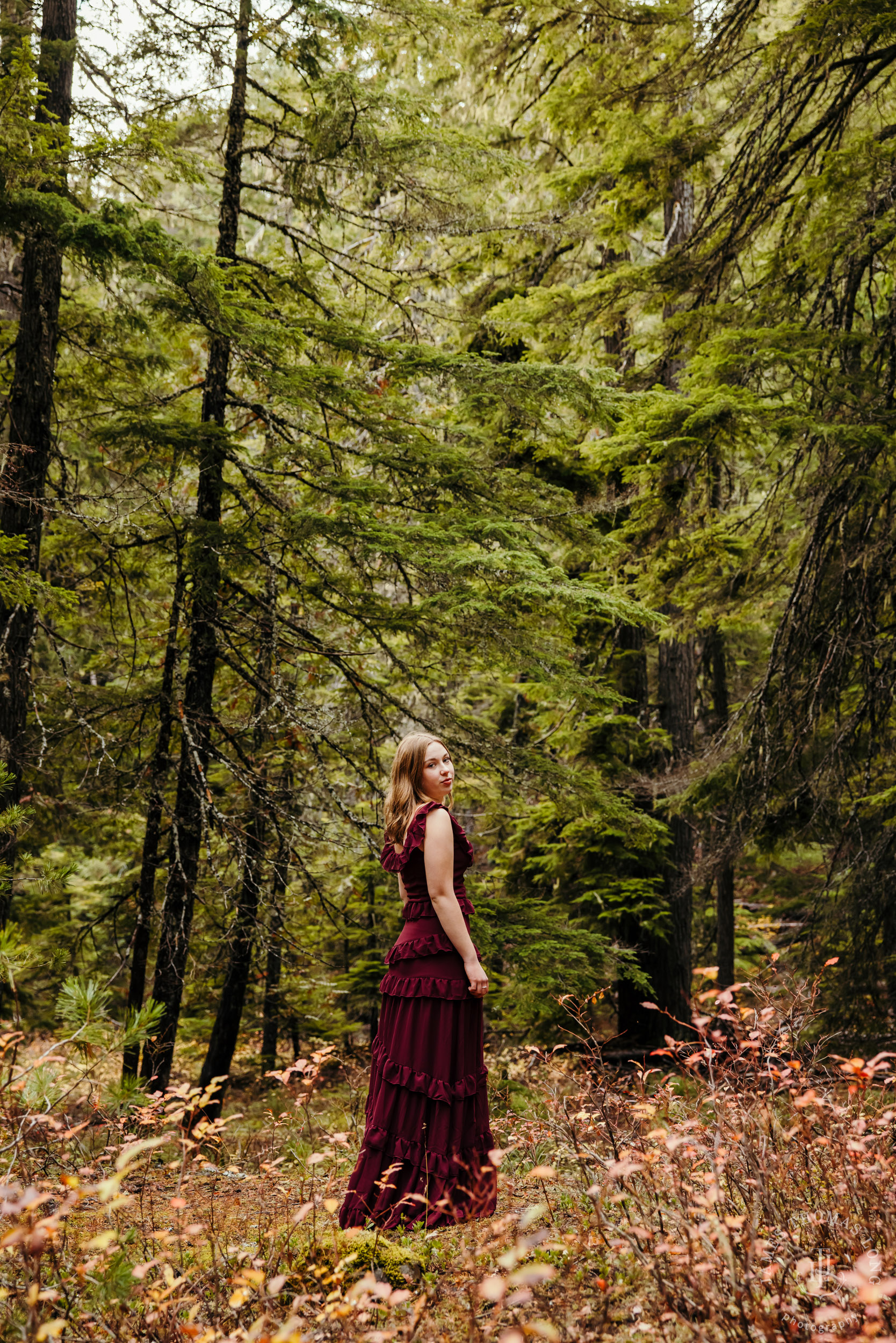 Cascade Mountain adventure high school senior portrait session by Seattle senior photographer James Thomas Long Photography