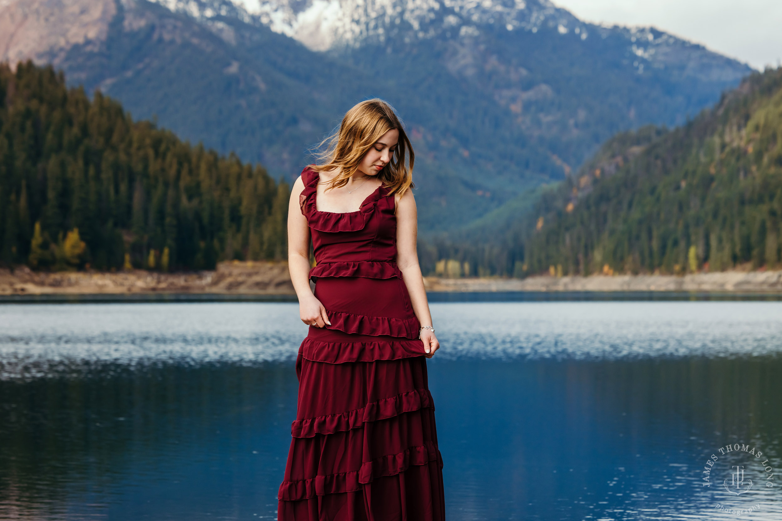 Cascade Mountain adventure high school senior portrait session by Seattle senior photographer James Thomas Long Photography