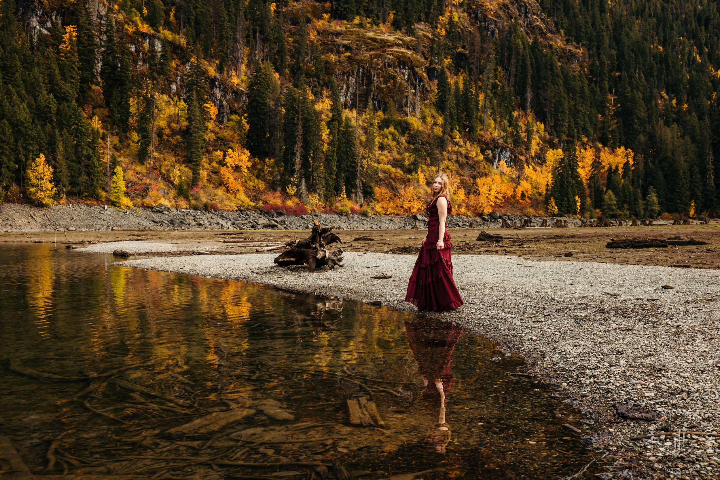 Cascade Mountain adventure high school senior portrait session by Seattle senior photographer James Thomas Long Photography