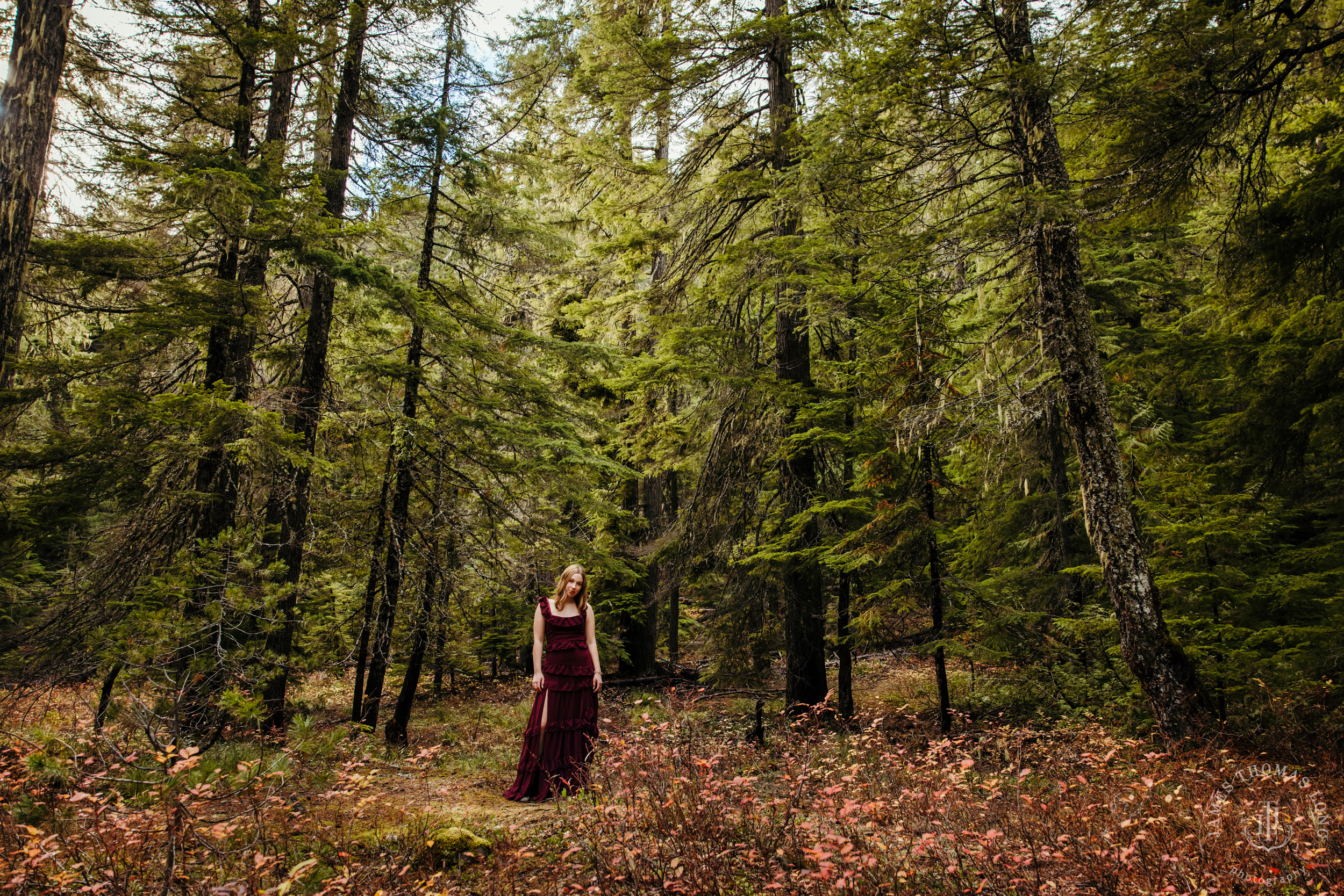 Cascade Mountain adventure high school senior portrait session by Seattle senior photographer James Thomas Long Photography