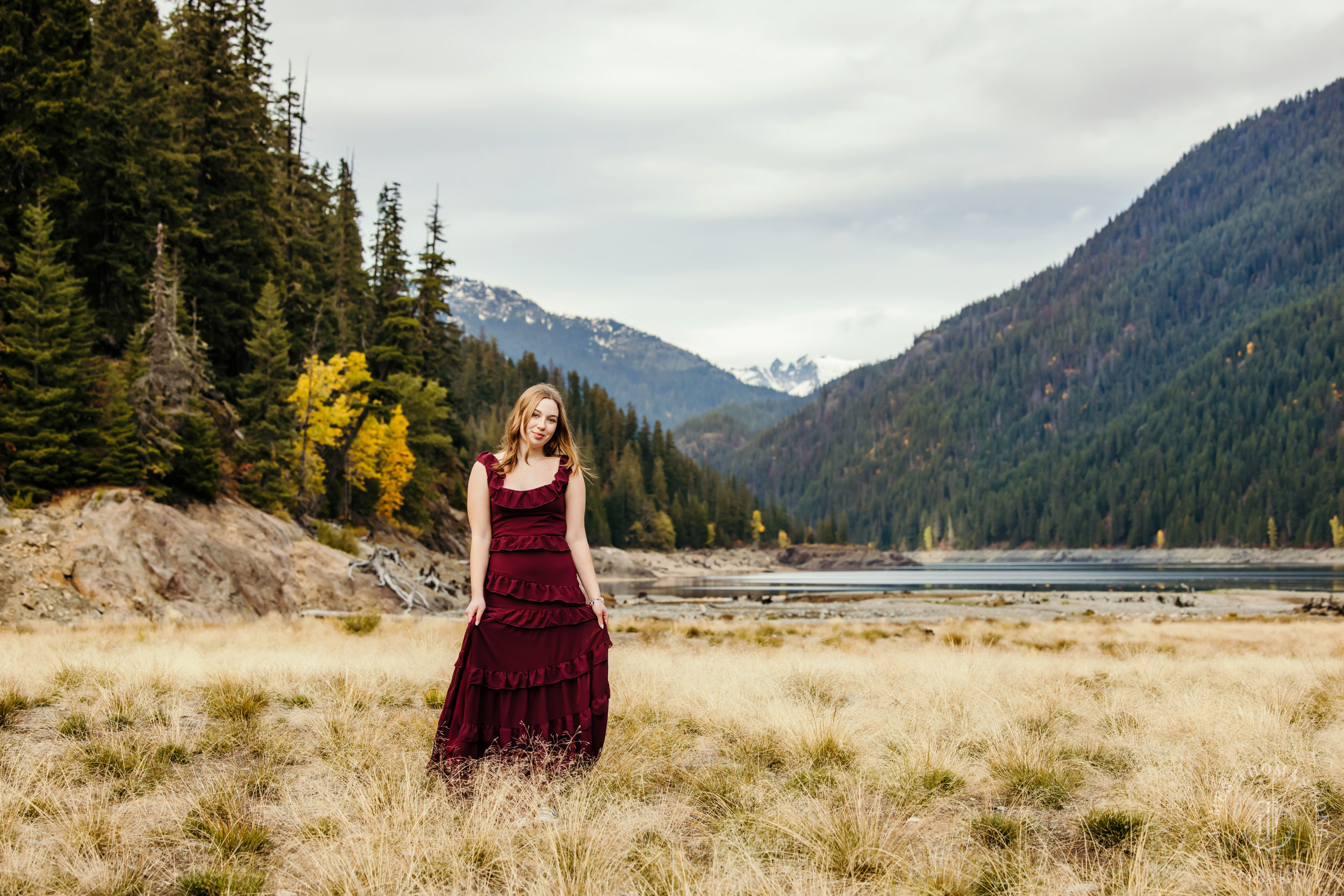 Cascade Mountain adventure high school senior portrait session by Seattle senior photographer James Thomas Long Photography