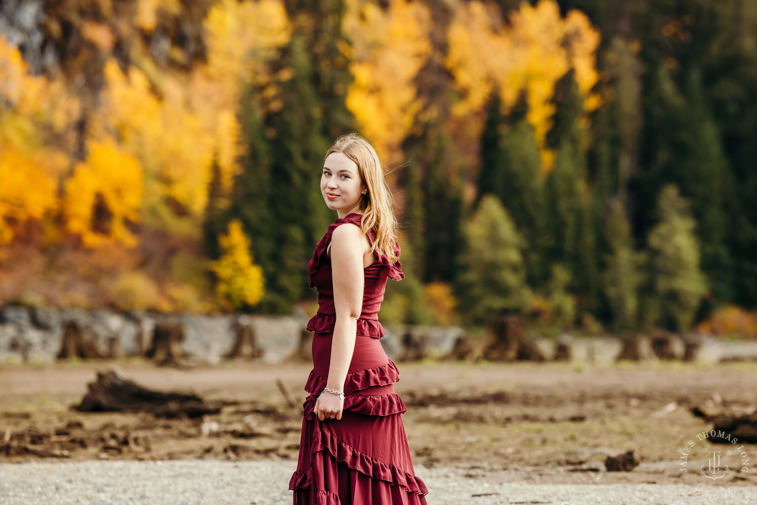 Cascade Mountain adventure high school senior portrait session by Seattle senior photographer James Thomas Long Photography
