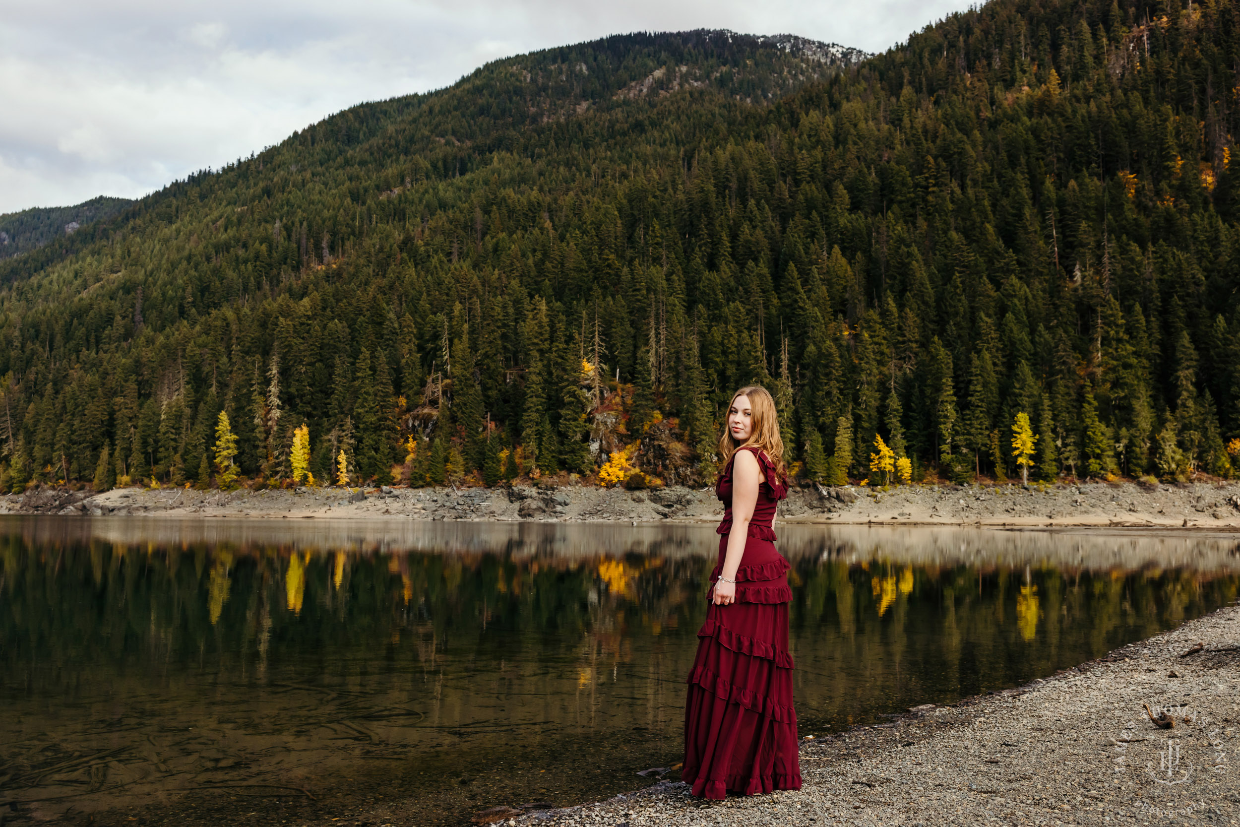 Cascade Mountain adventure high school senior portrait session by Seattle senior photographer James Thomas Long Photography