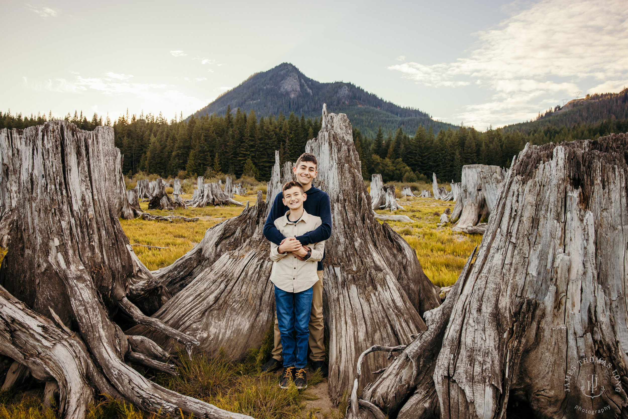 Cascade Mountain adventure family photography session by Snoqualmie family photographer James Thomas Long Photography
