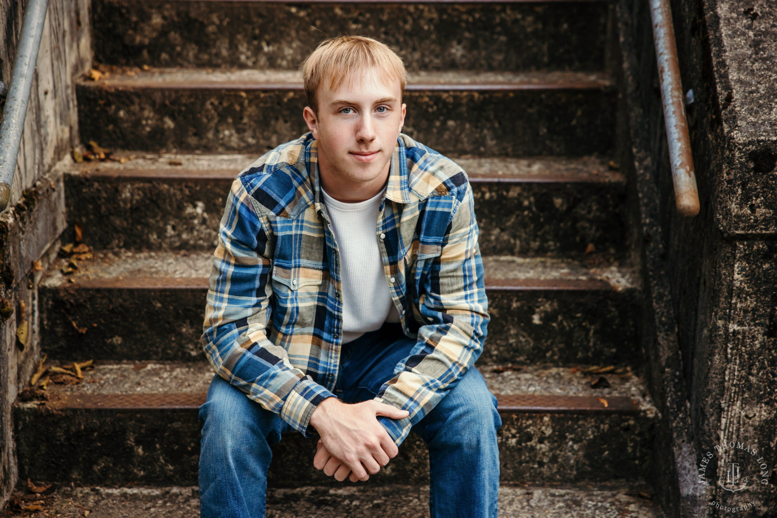 Snoqualmie North Bend adventure high school senior portrait session by Snoqualmie senior portrait photographer James Thomas Long Photography