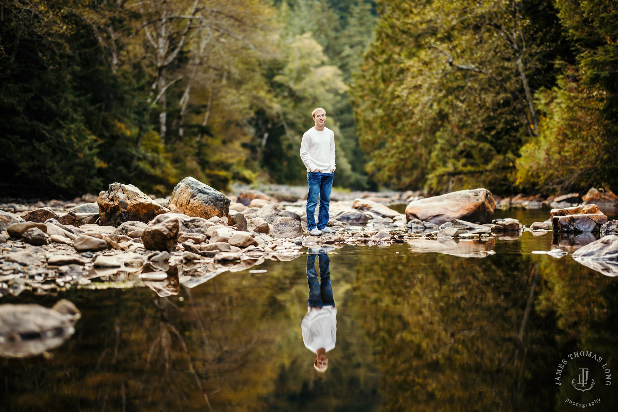 Snoqualmie North Bend adventure high school senior portrait session by Snoqualmie senior portrait photographer James Thomas Long Photography