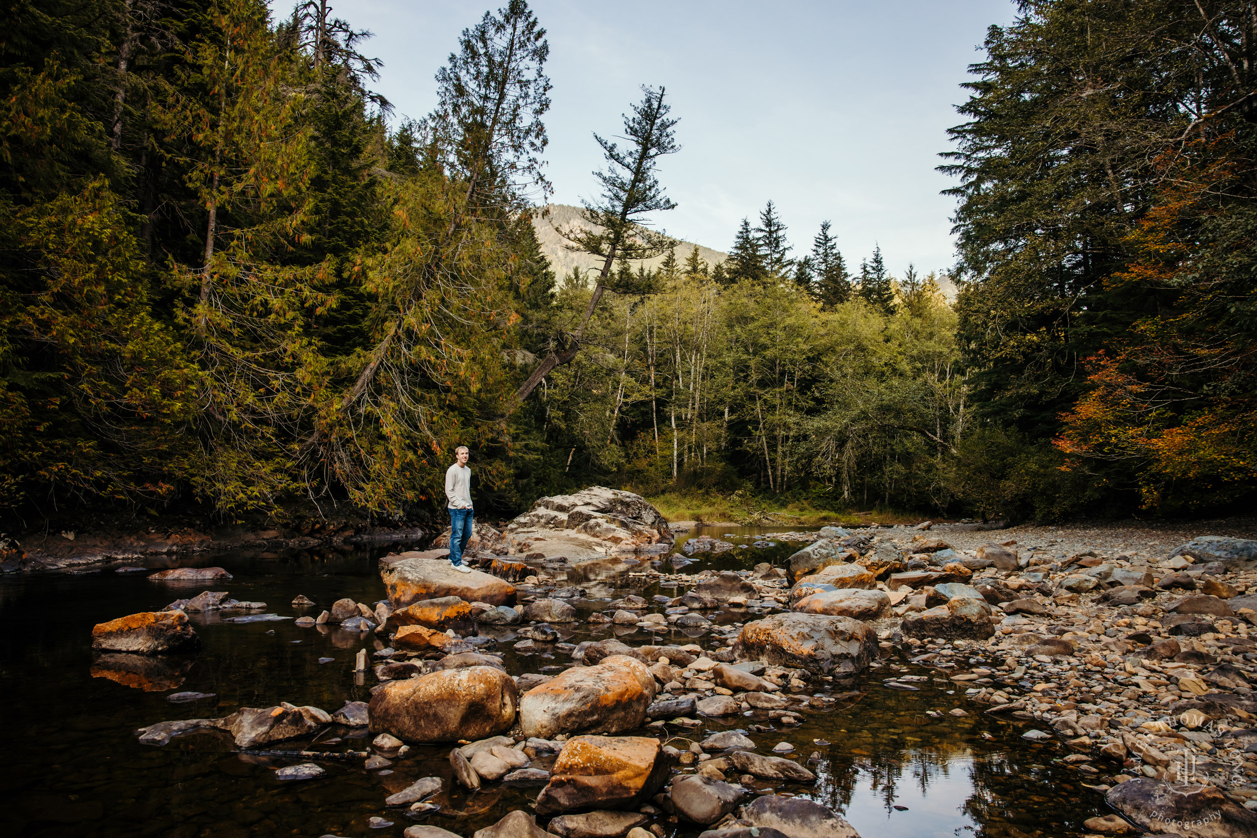 Snoqualmie North Bend adventure high school senior portrait session by Snoqualmie senior portrait photographer James Thomas Long Photography