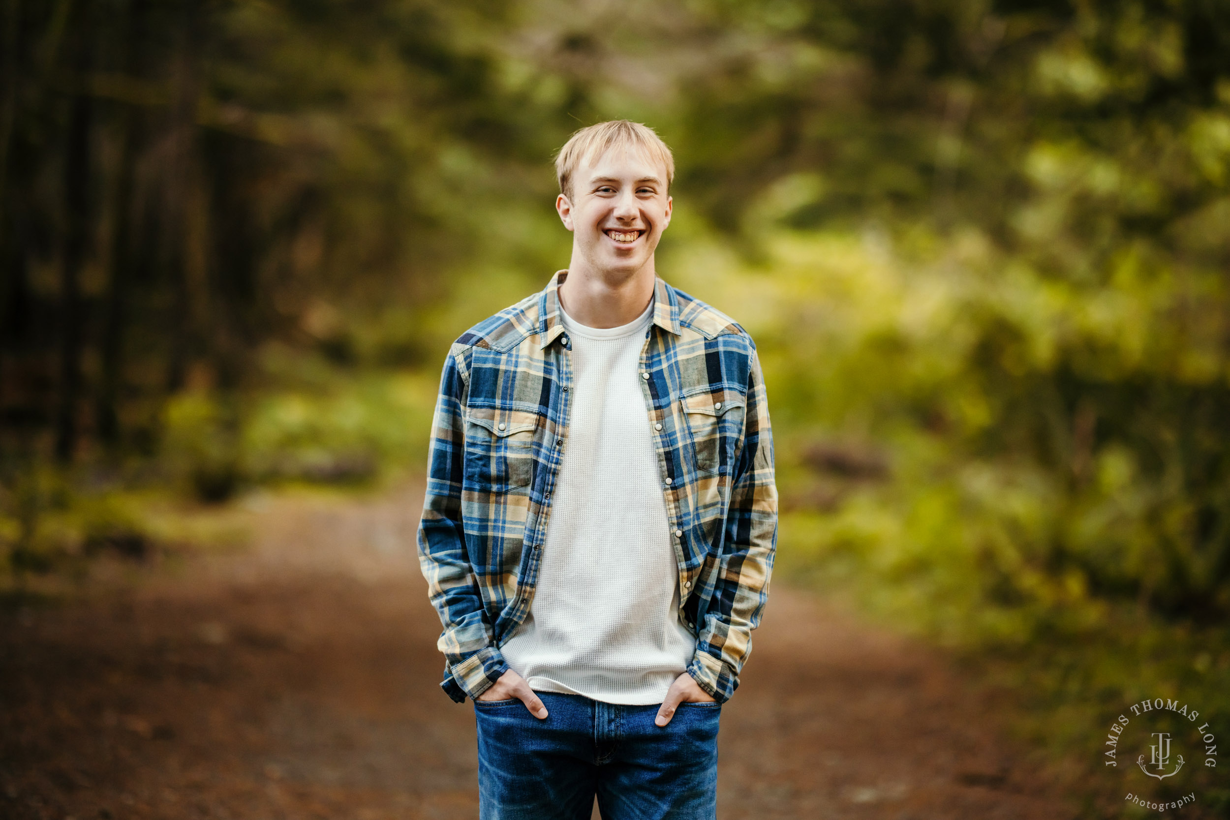 Snoqualmie North Bend adventure high school senior portrait session by Snoqualmie senior portrait photographer James Thomas Long Photography