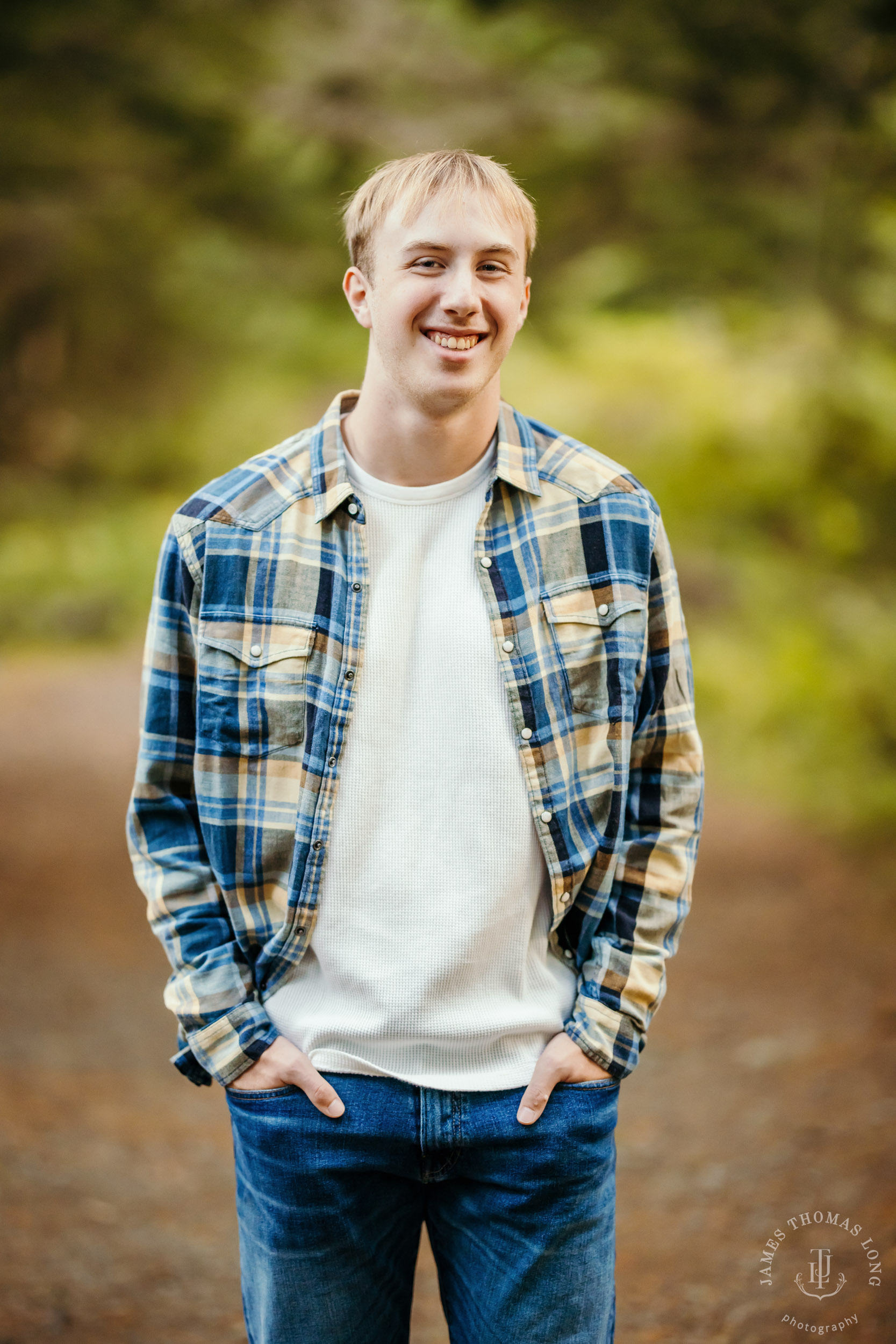 Snoqualmie North Bend adventure high school senior portrait session by Snoqualmie senior portrait photographer James Thomas Long Photography