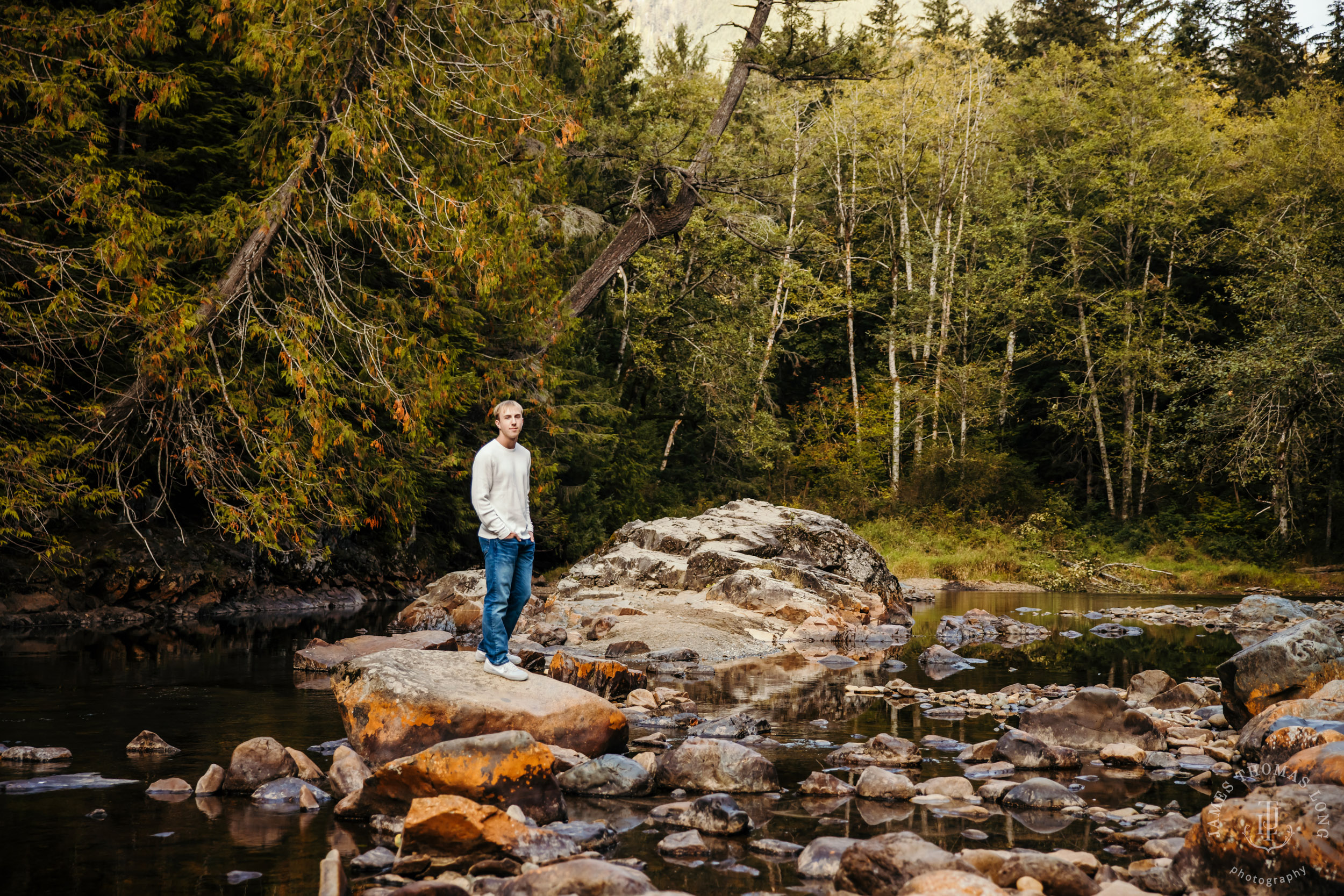Snoqualmie North Bend adventure high school senior portrait session by Snoqualmie senior portrait photographer James Thomas Long Photography