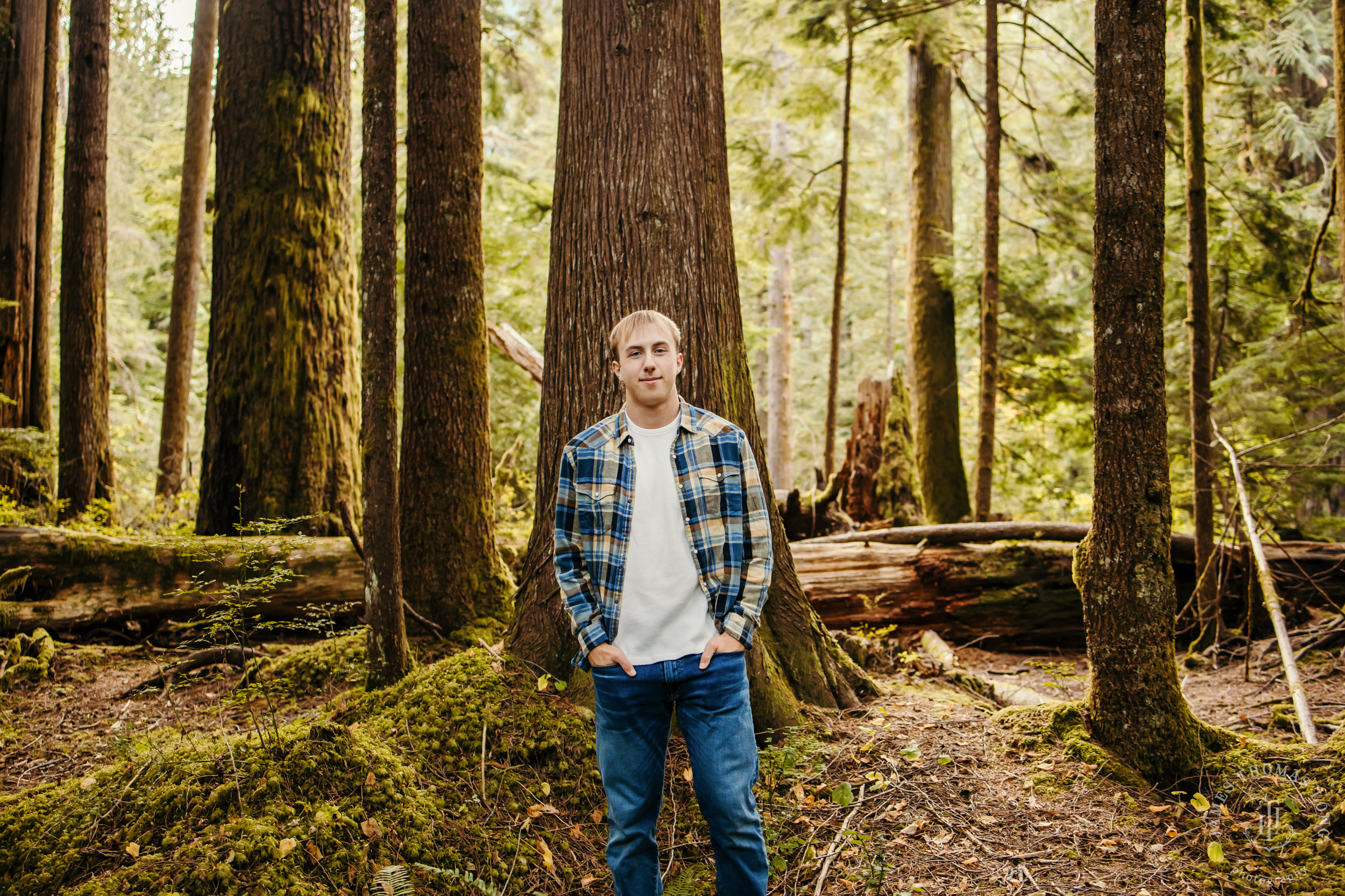 Snoqualmie North Bend adventure high school senior portrait session by Snoqualmie senior portrait photographer James Thomas Long Photography