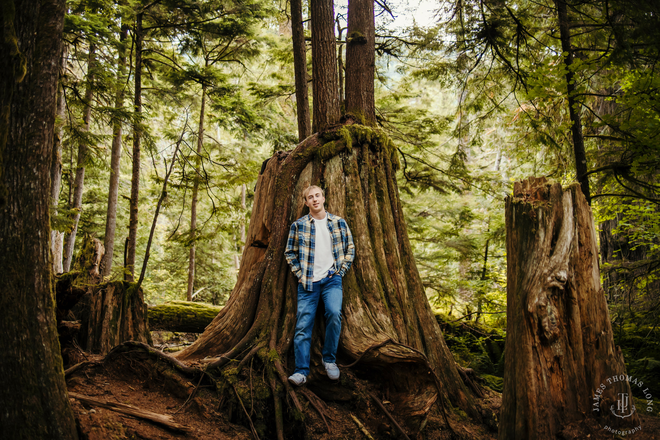 Snoqualmie North Bend adventure high school senior portrait session by Snoqualmie senior portrait photographer James Thomas Long Photography