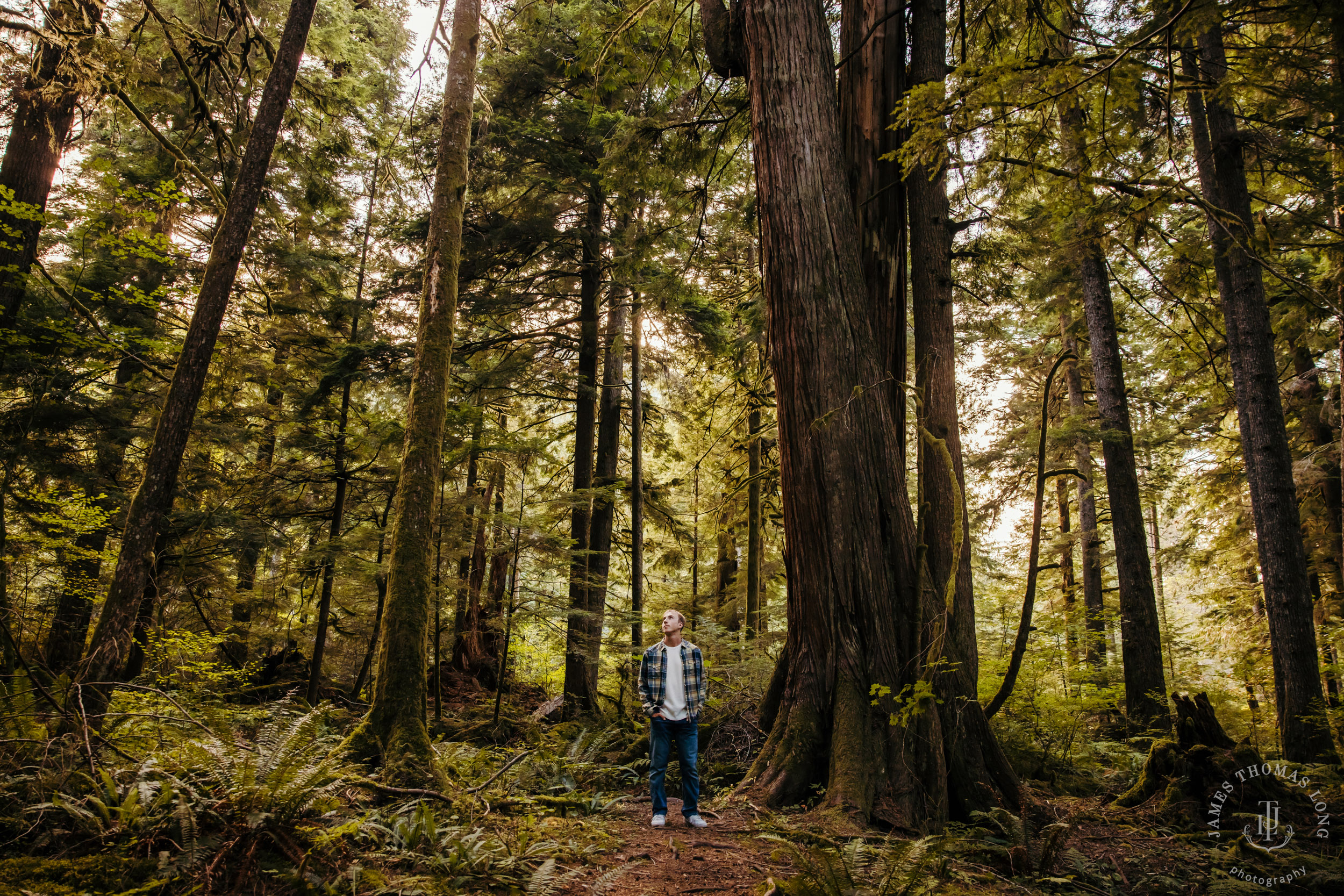 Snoqualmie North Bend adventure high school senior portrait session by Snoqualmie senior portrait photographer James Thomas Long Photography