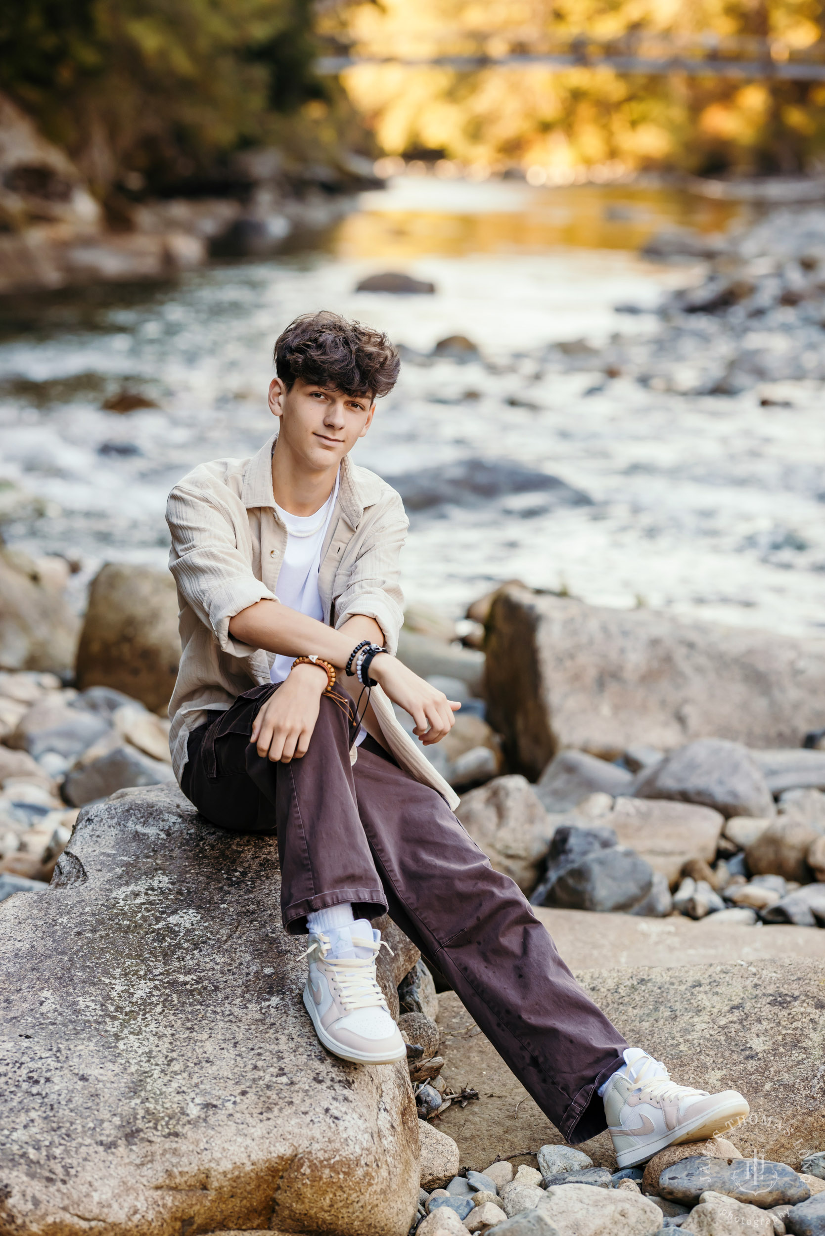 Snoqualmie adventure high school senior session by Snoqualmie senior portrait photographer James Thomas Long Photography